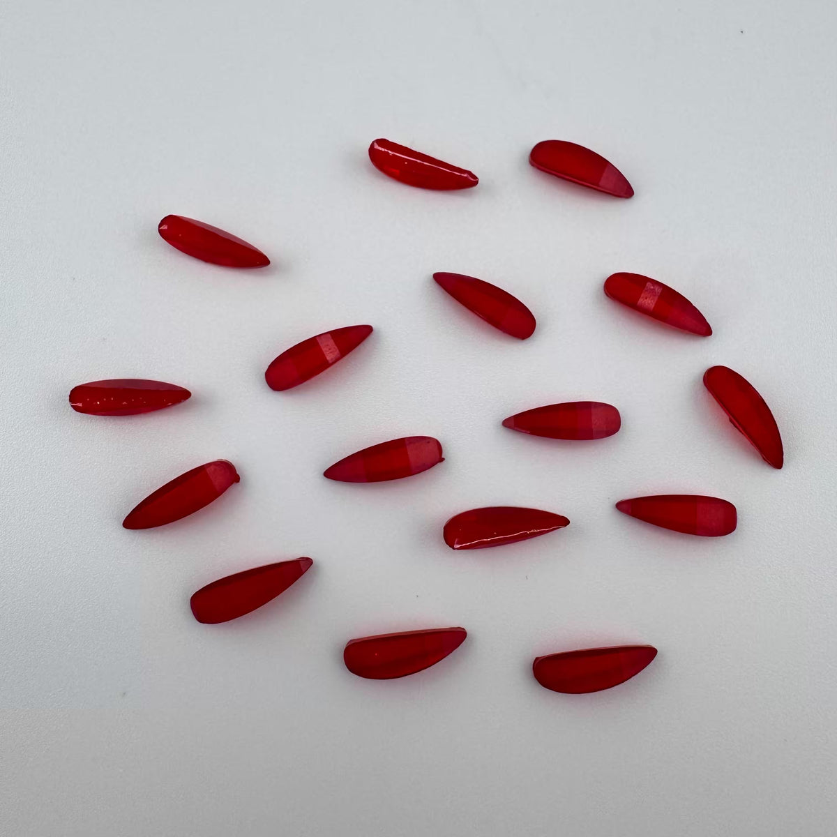 About 3.5×11mm Resin Flower Petals For Making Fancy Beads Or Fancy Beadable Pens