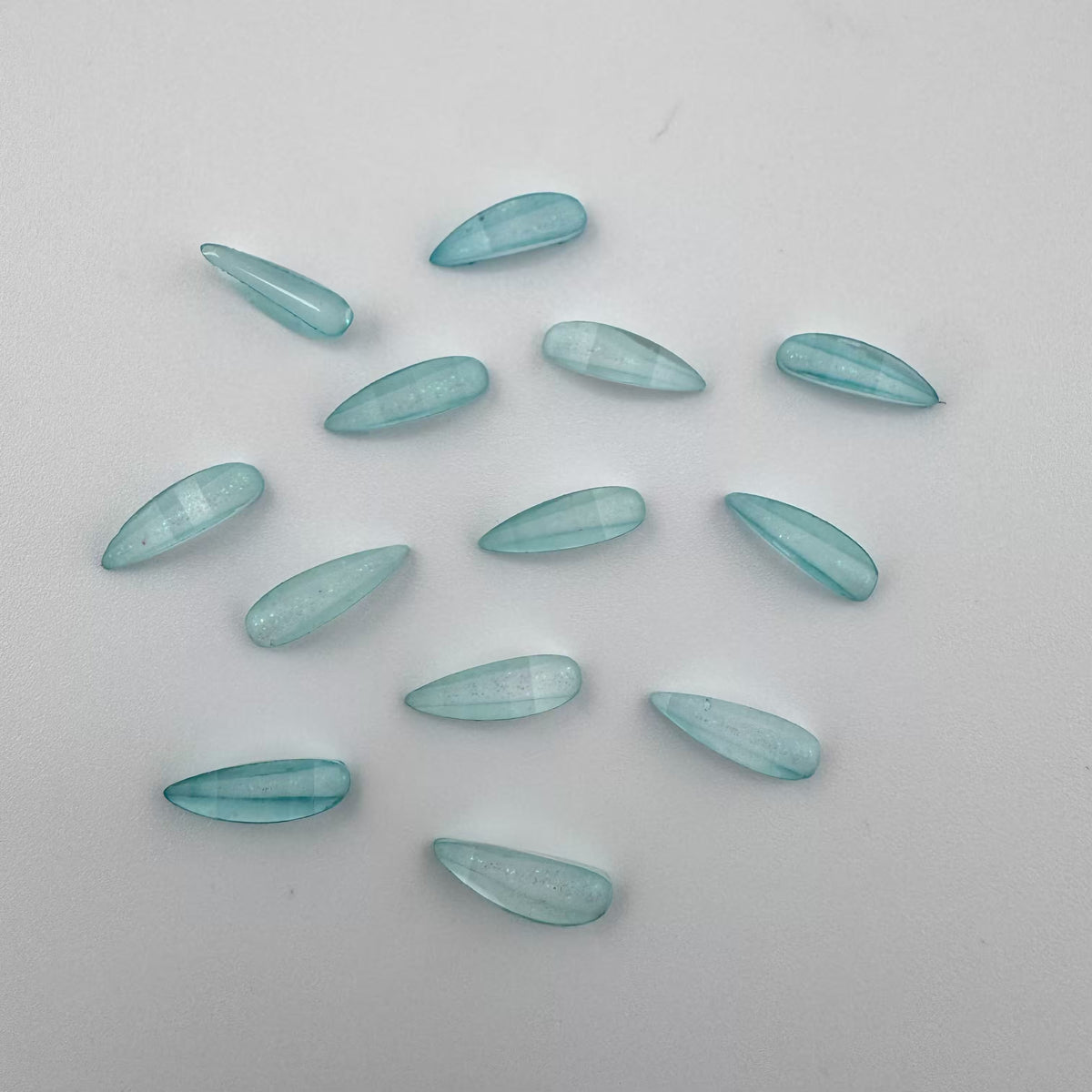 About 3.5×11mm Resin Flower Petals For Making Fancy Beads Or Fancy Beadable Pens