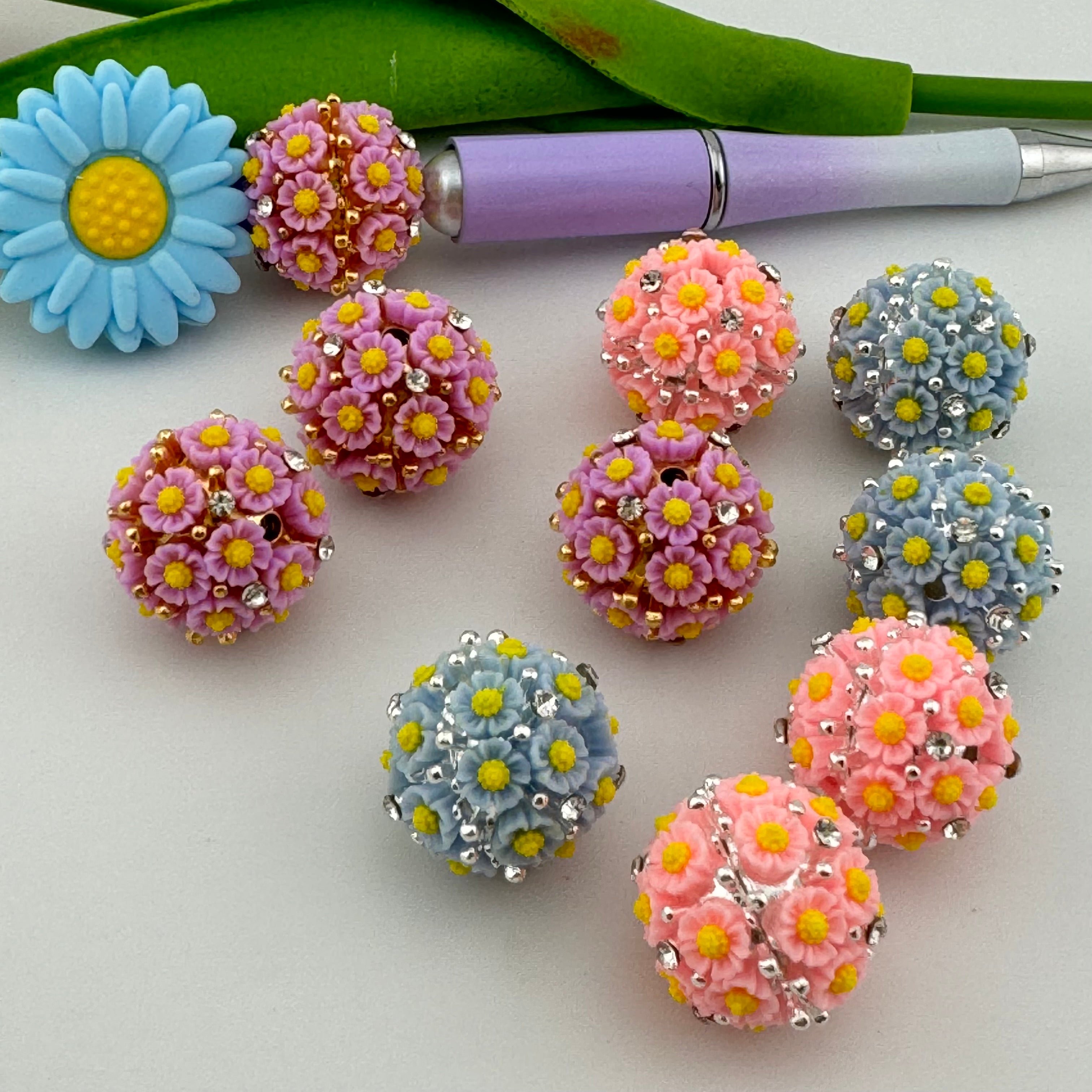 20 Pieces 20mm Mixed Color Flower Sparkling Beads