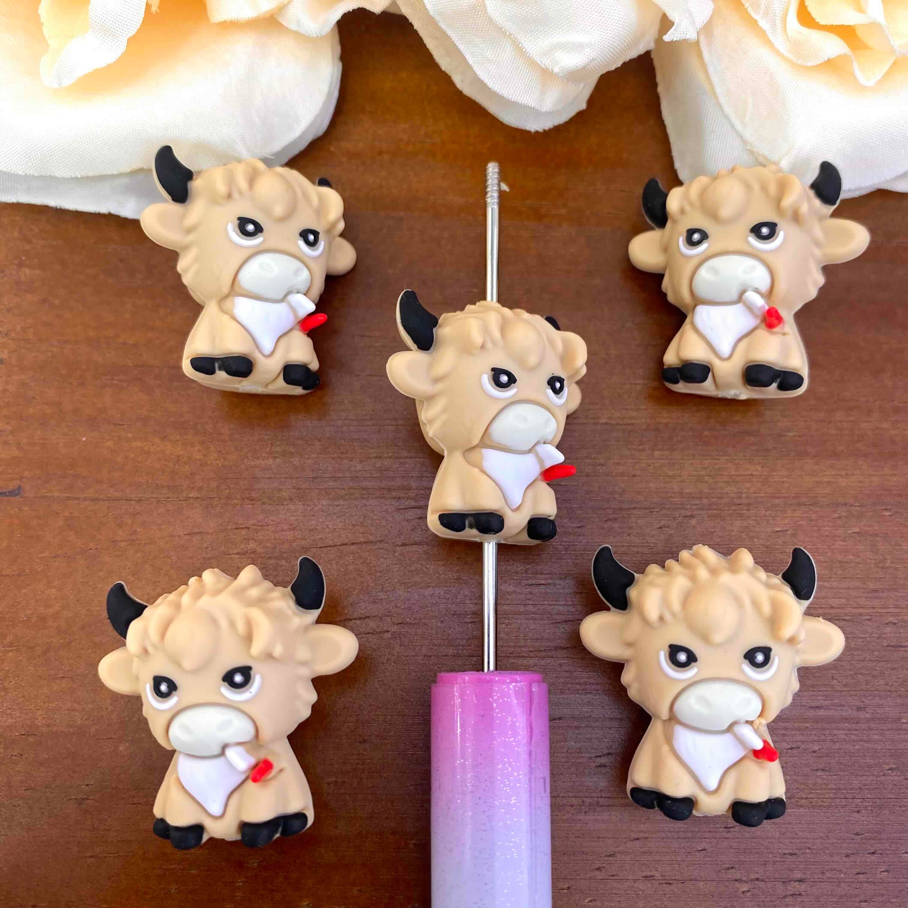 FS20524-3D Cow Silicone Focal Beads