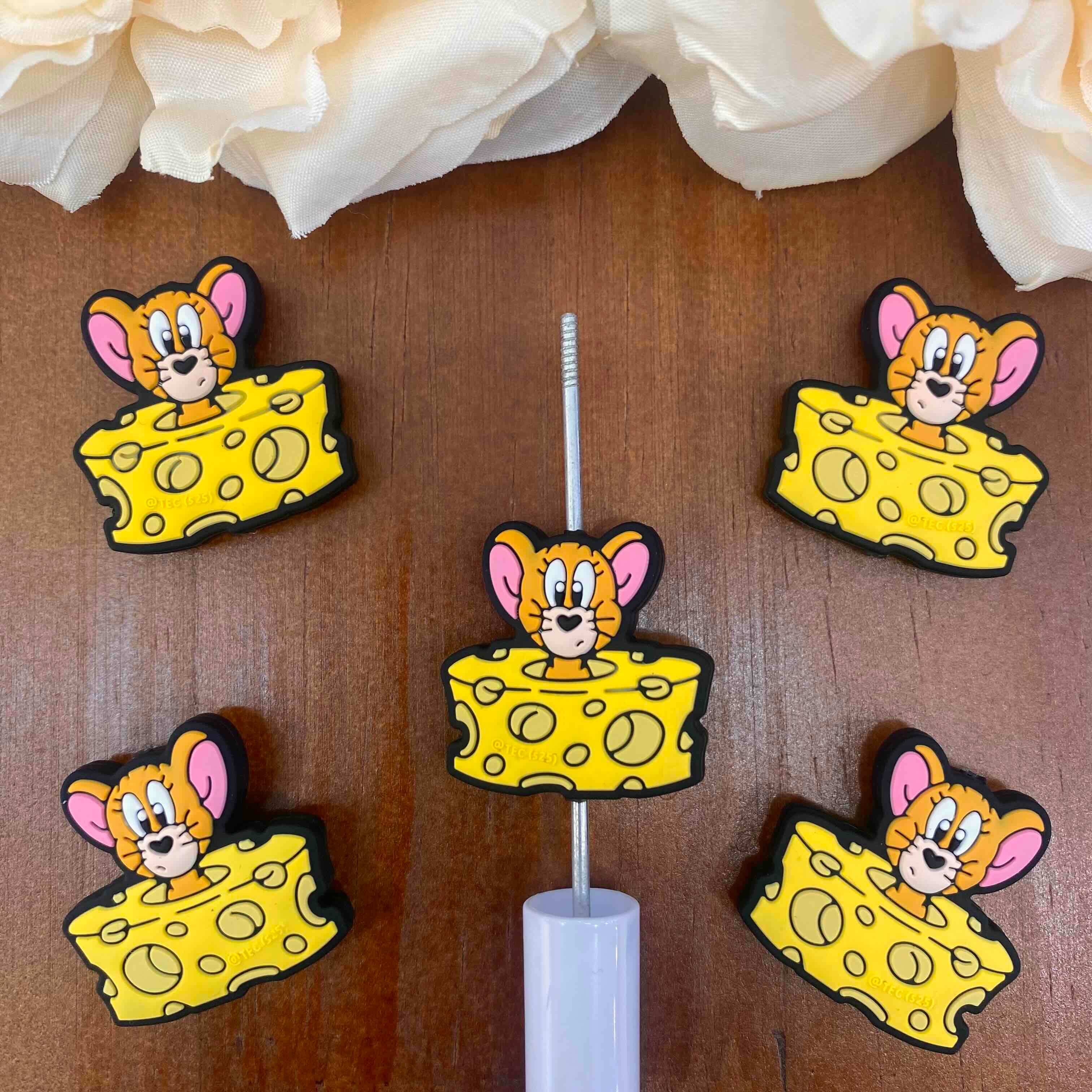 FS20428-Jerry Mouse Cheese Flat Silicone Focal Beads