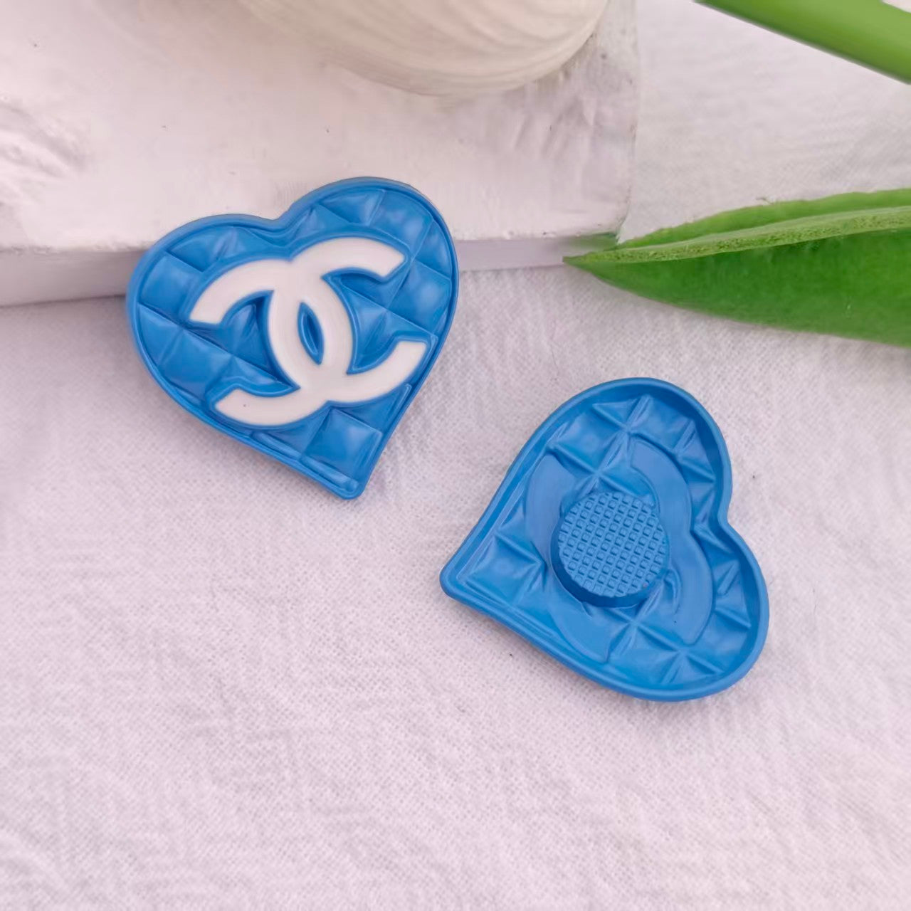 FS3069- Double C Heart Checkered High-Class Metal Oil-Dripping Zoe's DIY Shop
