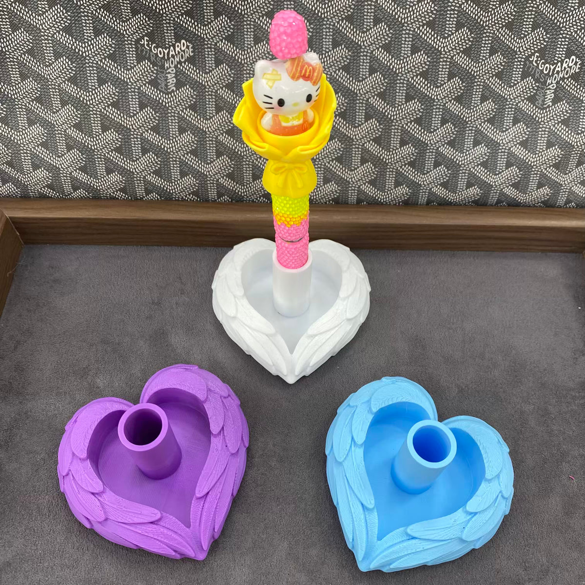 Angle Wings Heart Pen Holer