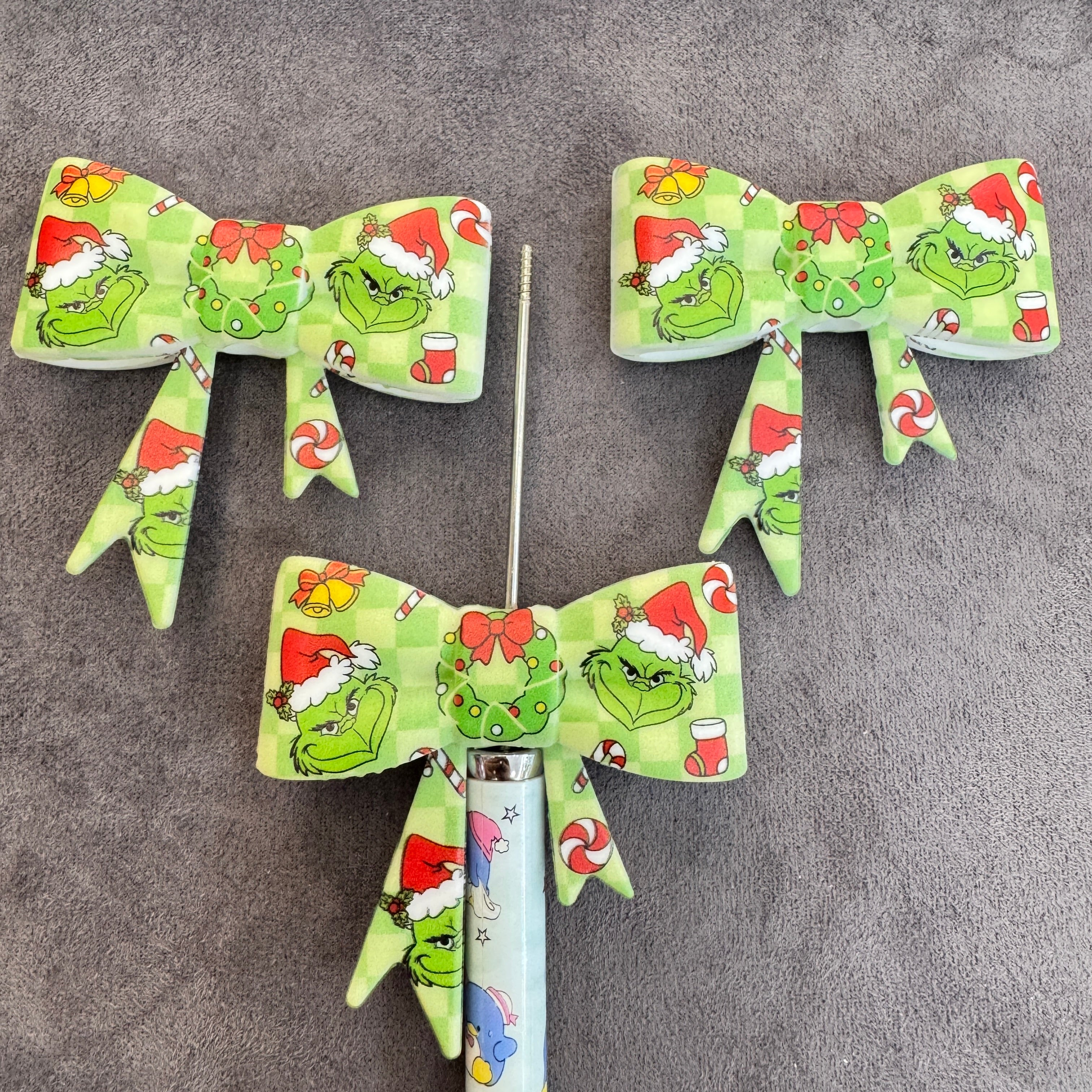 Silicone Focal Beads 3D Bowtie Shape with Grinch Christmas Prints