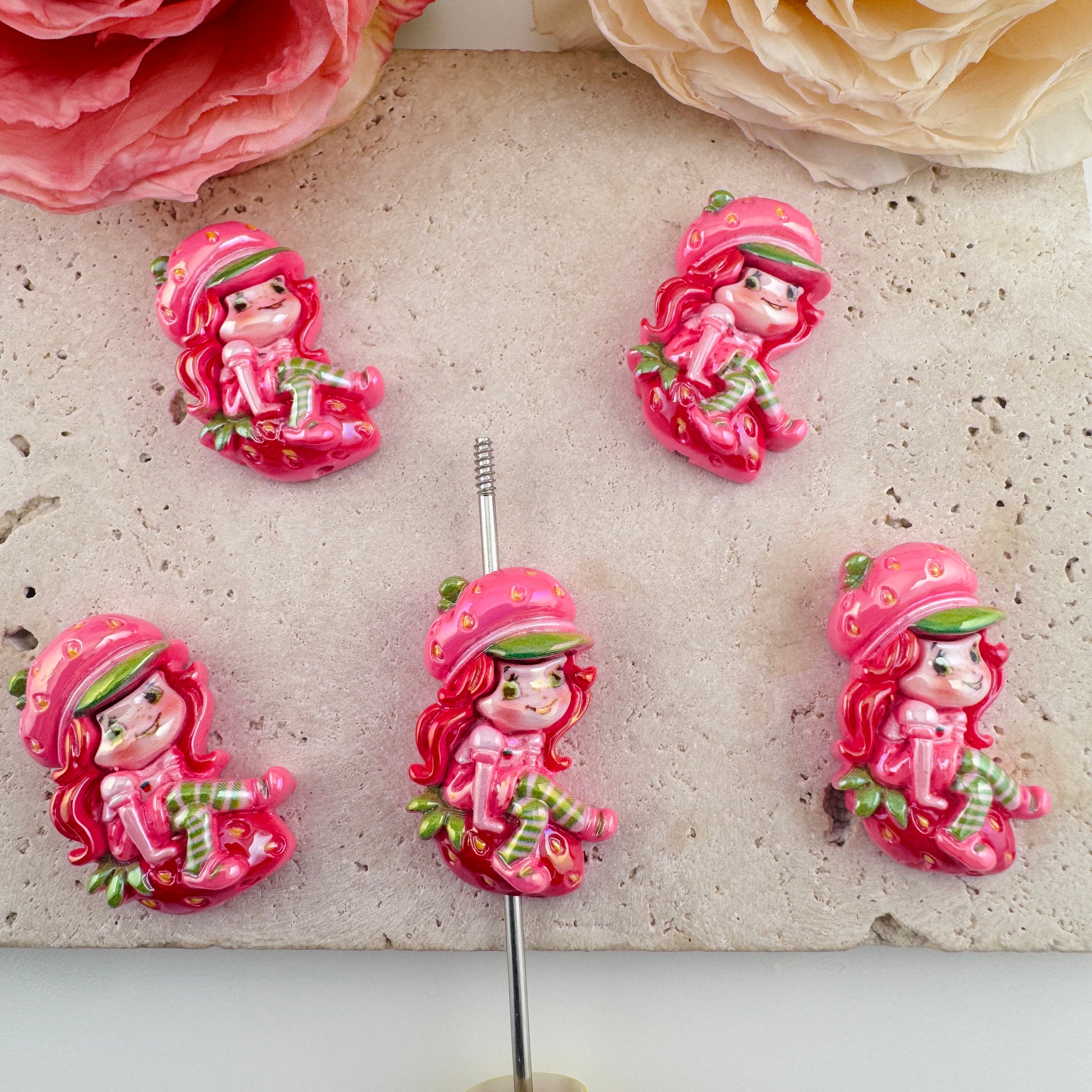 FS19452-Strawberry Girl Resin Beads