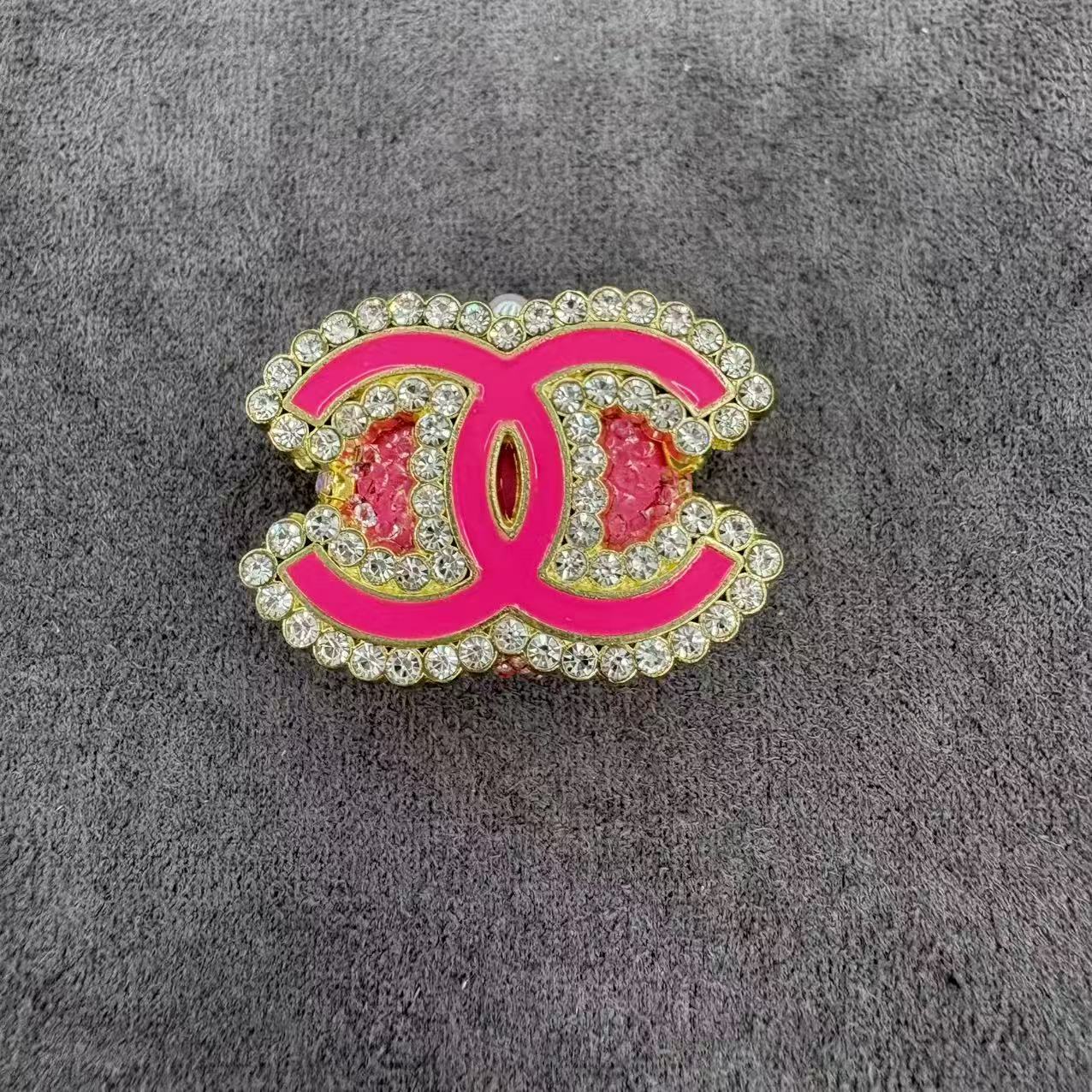 Multi‑color Silver‑Tone Or Gold‑Tone Scalloped‑Edge Interlocking‑C Rhinestone Metal Sugar Beads