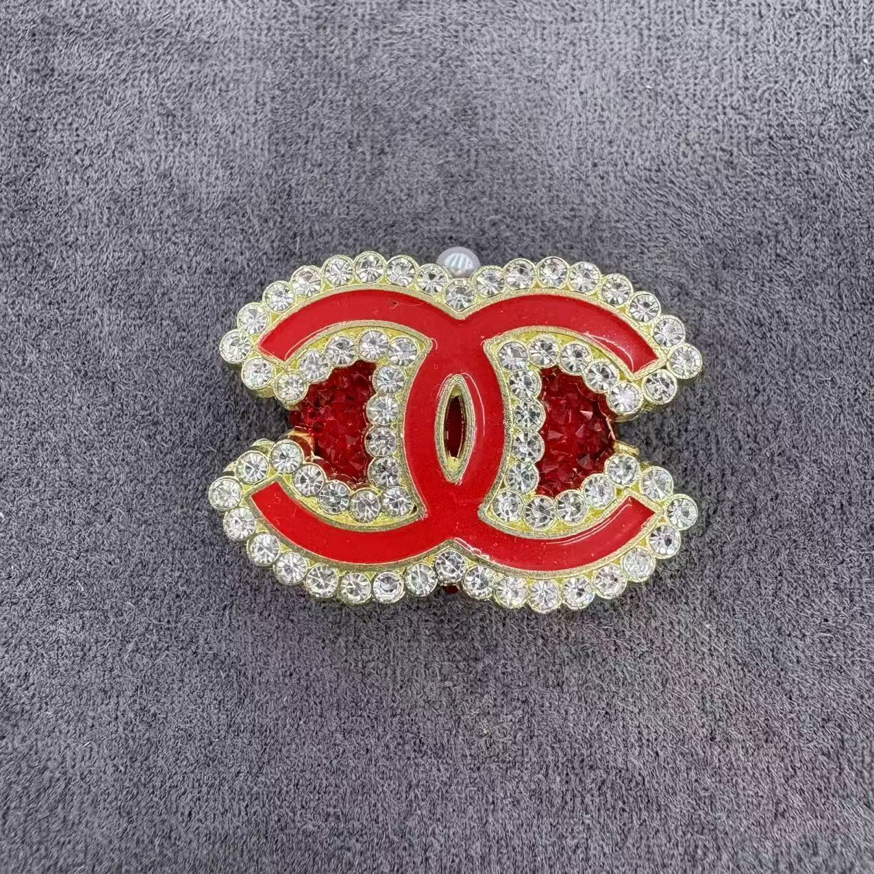 Multi‑color Silver‑Tone Or Gold‑Tone Scalloped‑Edge Interlocking‑C Rhinestone Metal Sugar Beads