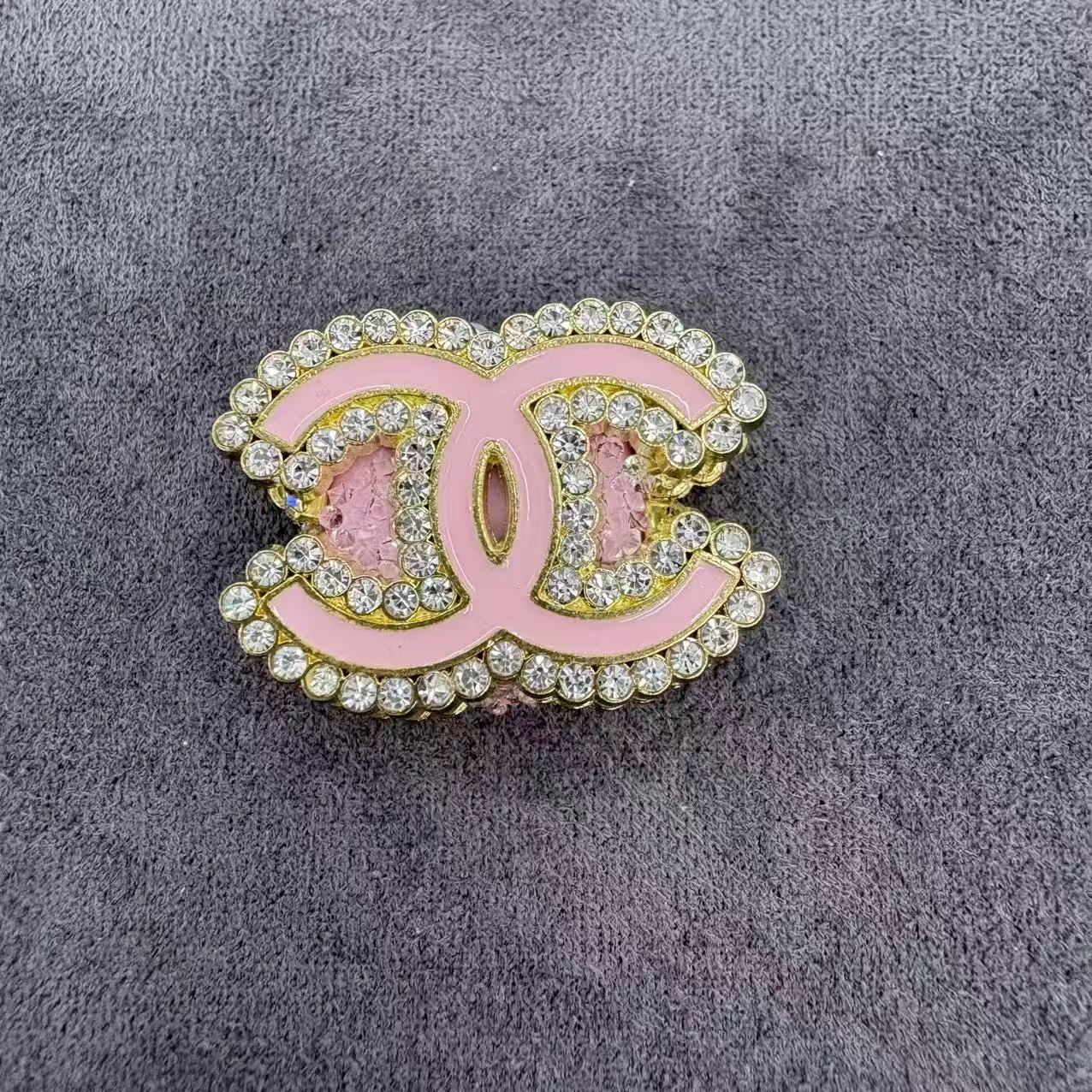 Multi‑color Silver‑Tone Or Gold‑Tone Scalloped‑Edge Interlocking‑C Rhinestone Metal Sugar Beads