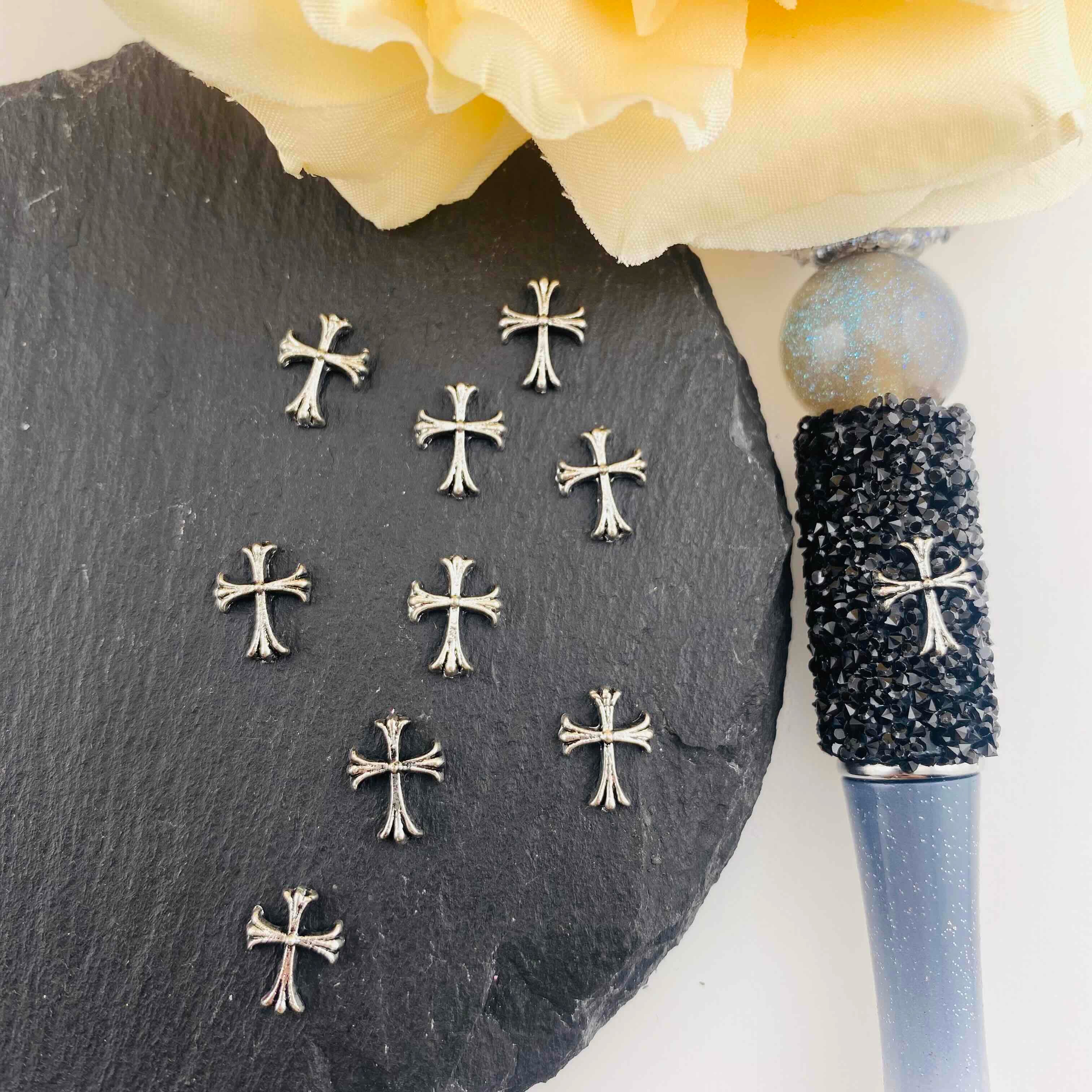FS4589-  About 8×10mm Chrime Hearts Metal Nail Charms