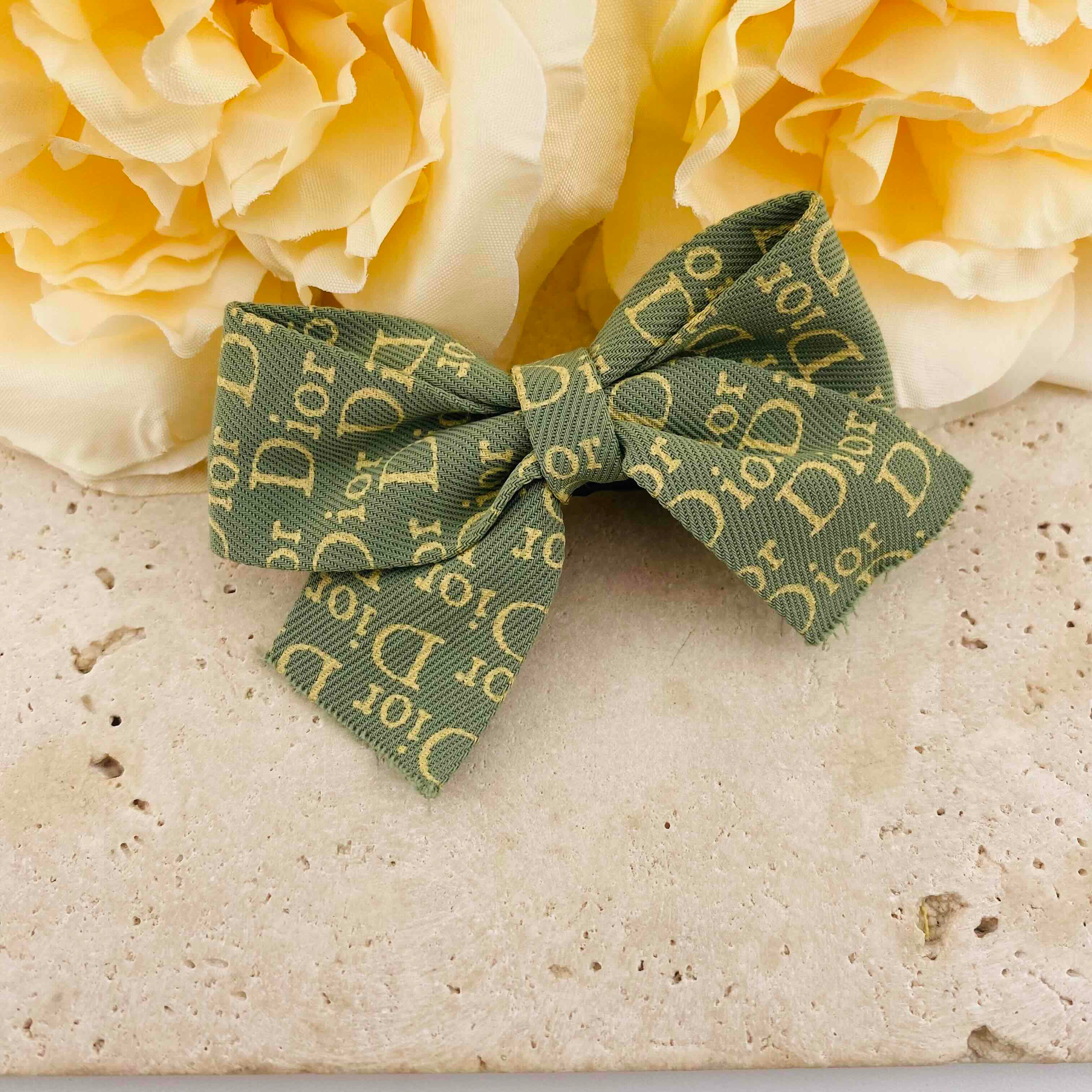 FS3826-  Dior Hair Clip