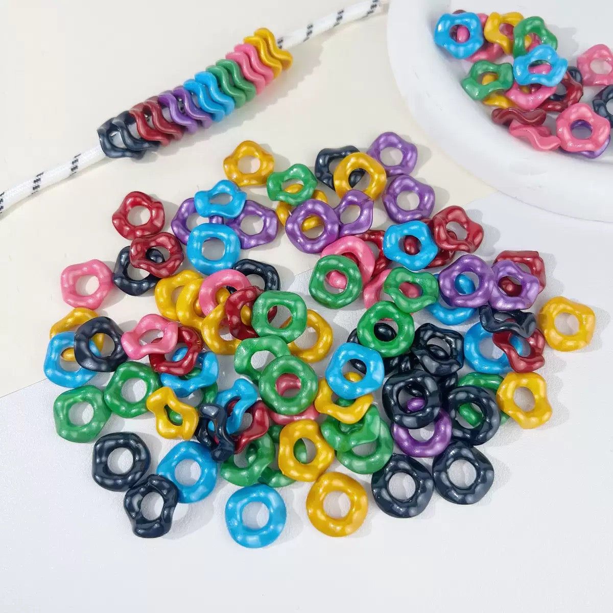 FS19421-About 16mm Pearl Looking Wave Spacer Beads