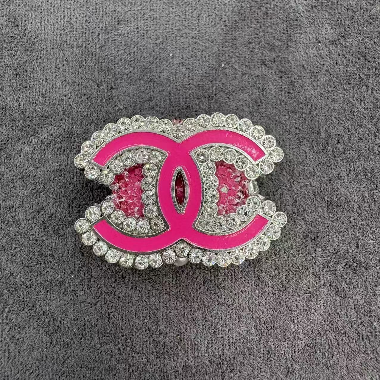 Multi‑color Silver‑Tone Or Gold‑Tone Scalloped‑Edge Interlocking‑C Rhinestone Metal Sugar Beads