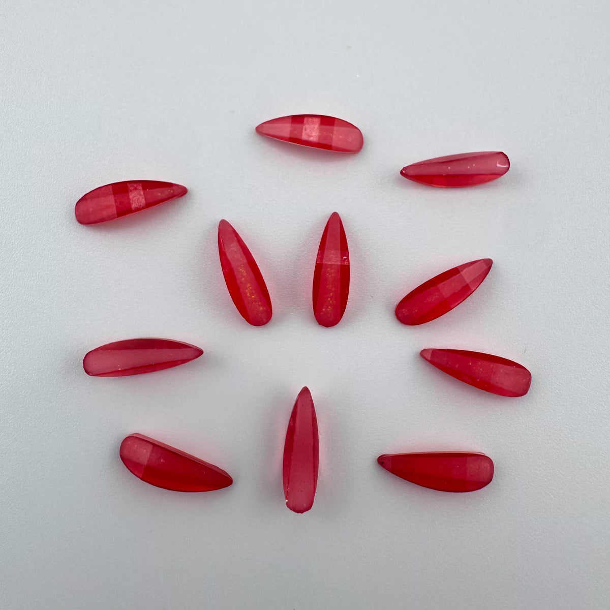 About 3.5×11mm Resin Flower Petals For Making Fancy Beads Or Fancy Beadable Pens
