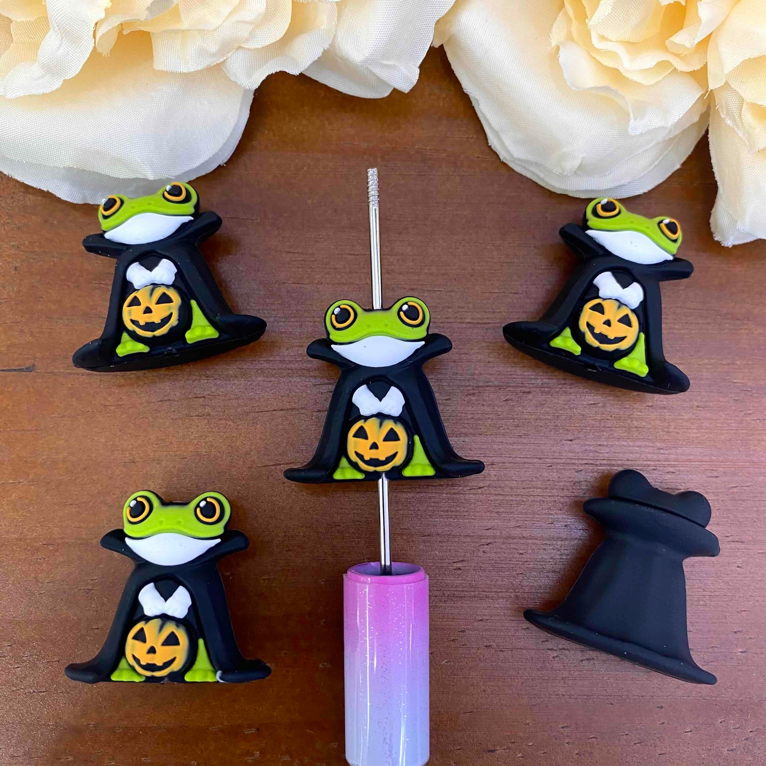 FS20569-3D Halloween Wizard Frog Silicone Focal Beads