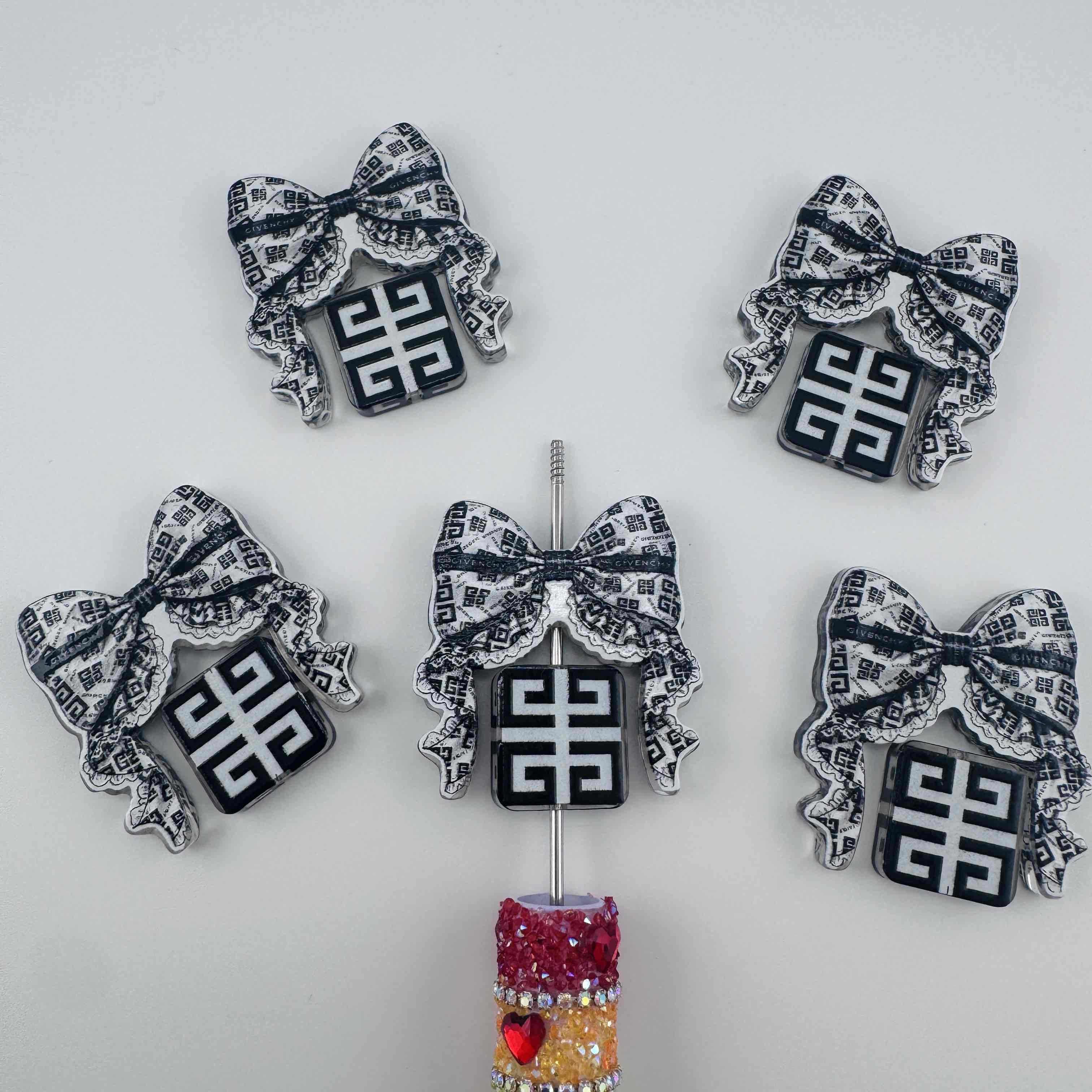 FS20030-Vintage Letter Print Bow Acrylic Focal Beads