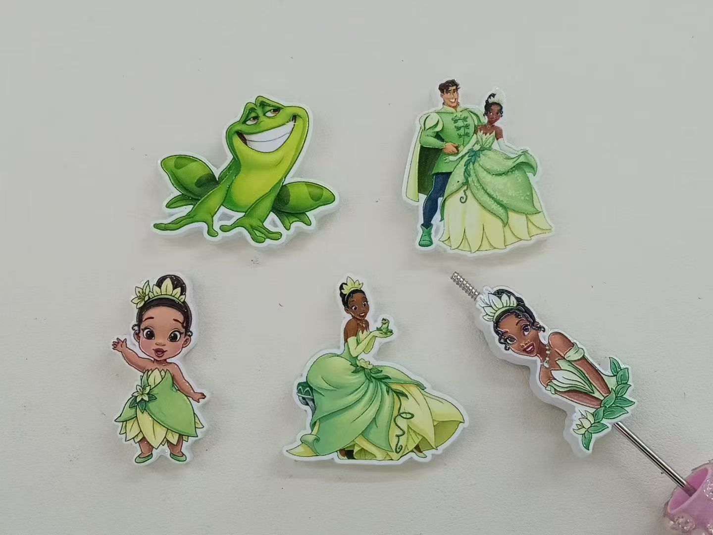 The Princess and the Frog Character Acrylic Focal Beads,Random Mix