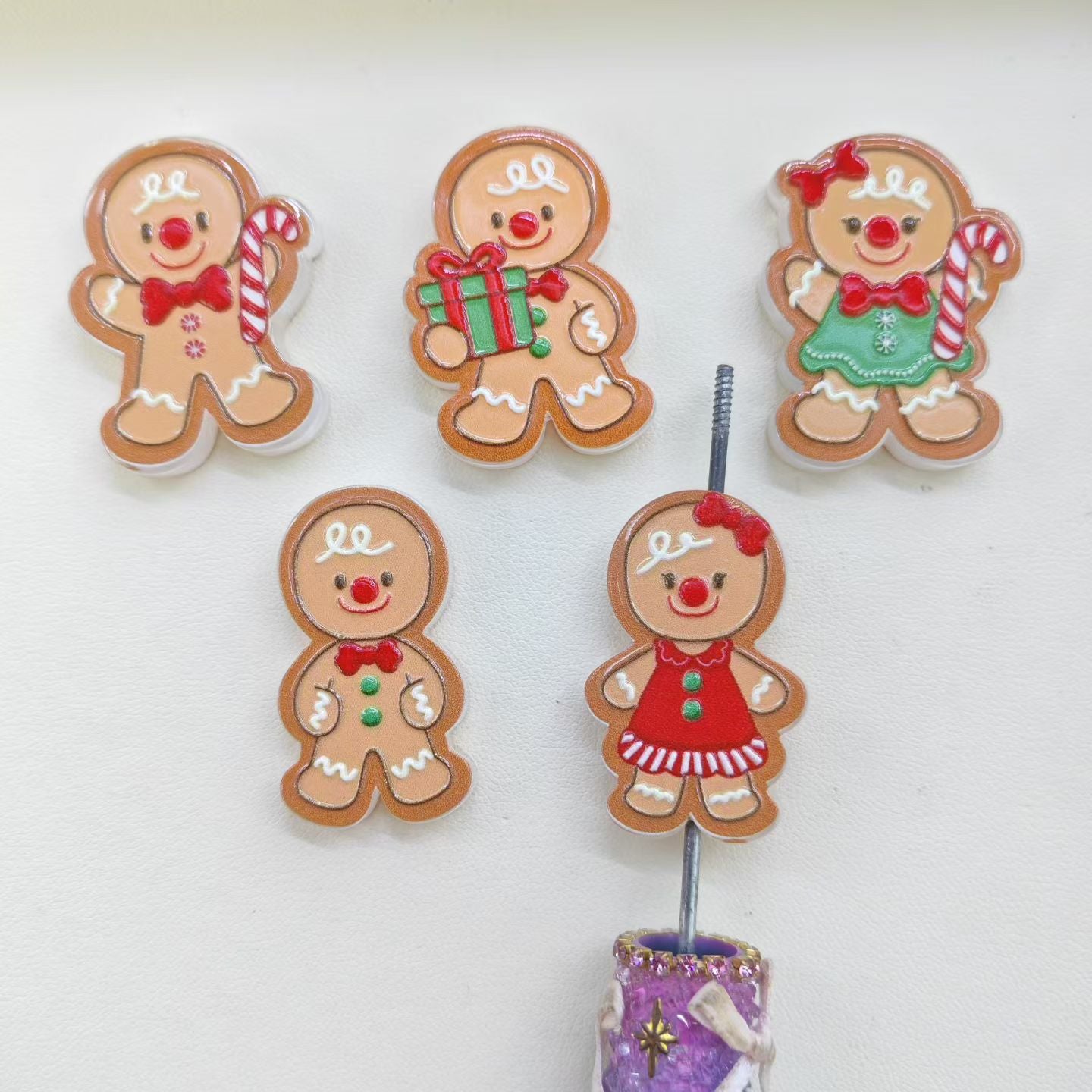 Acrylic Focal Beads Cute Christmas Gingerbread Man with Candy Cane, Gift Box & Bow Dress,Random Mix