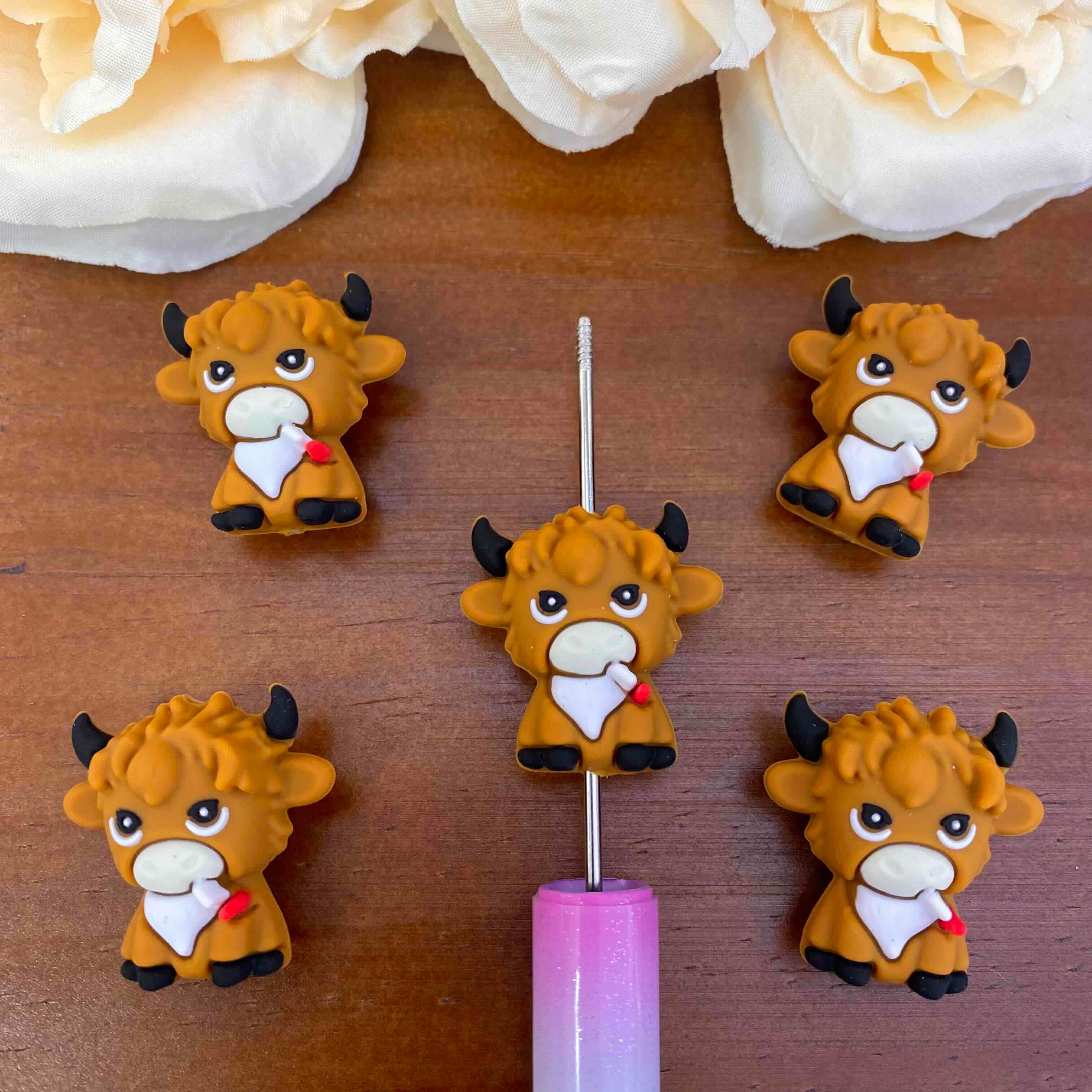 FS20519-3D Highland Cow Silicone Focal Beads