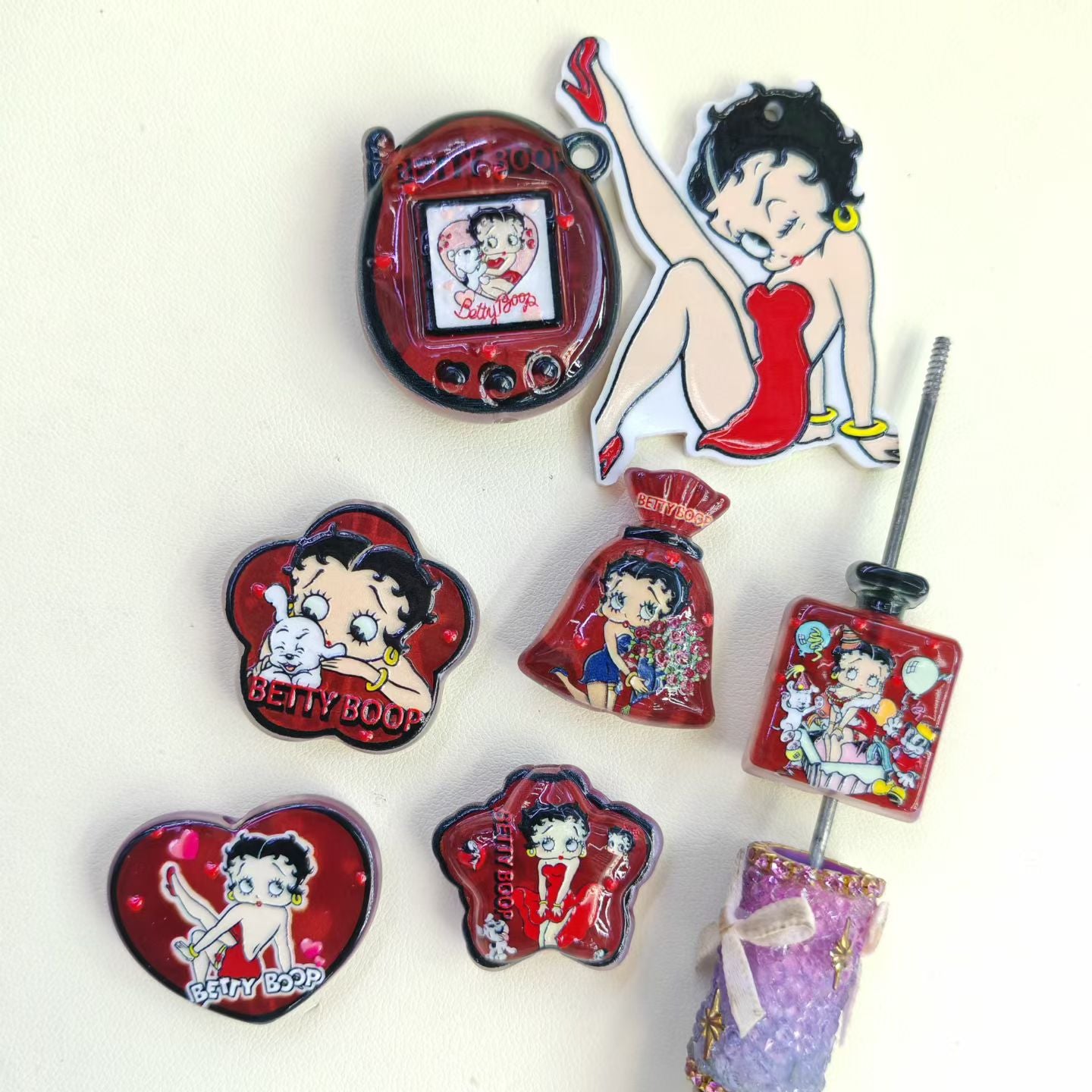 Acrylic Beads and Pendants Old Girl Character Series,Red Style,Random Mix