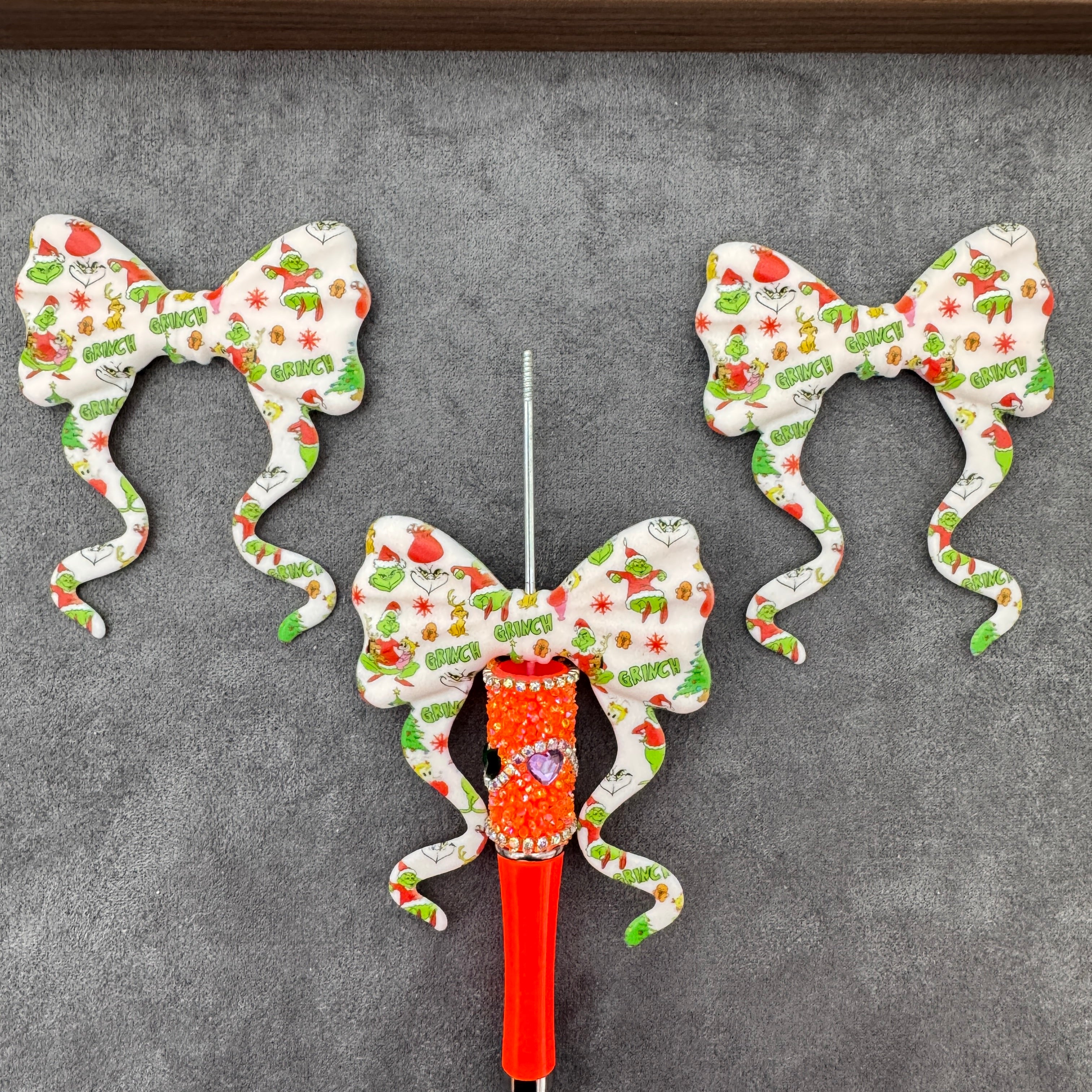 Christmas Grinch Silicone Focal Beads 3D Bowtie Bowknot with Long Ribbon, Random Mix