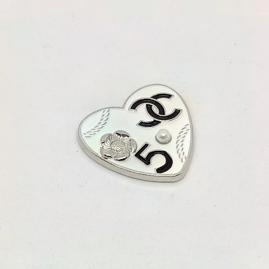 FS4148-About 24*25mm Heart Metal Patch As Picture Shows