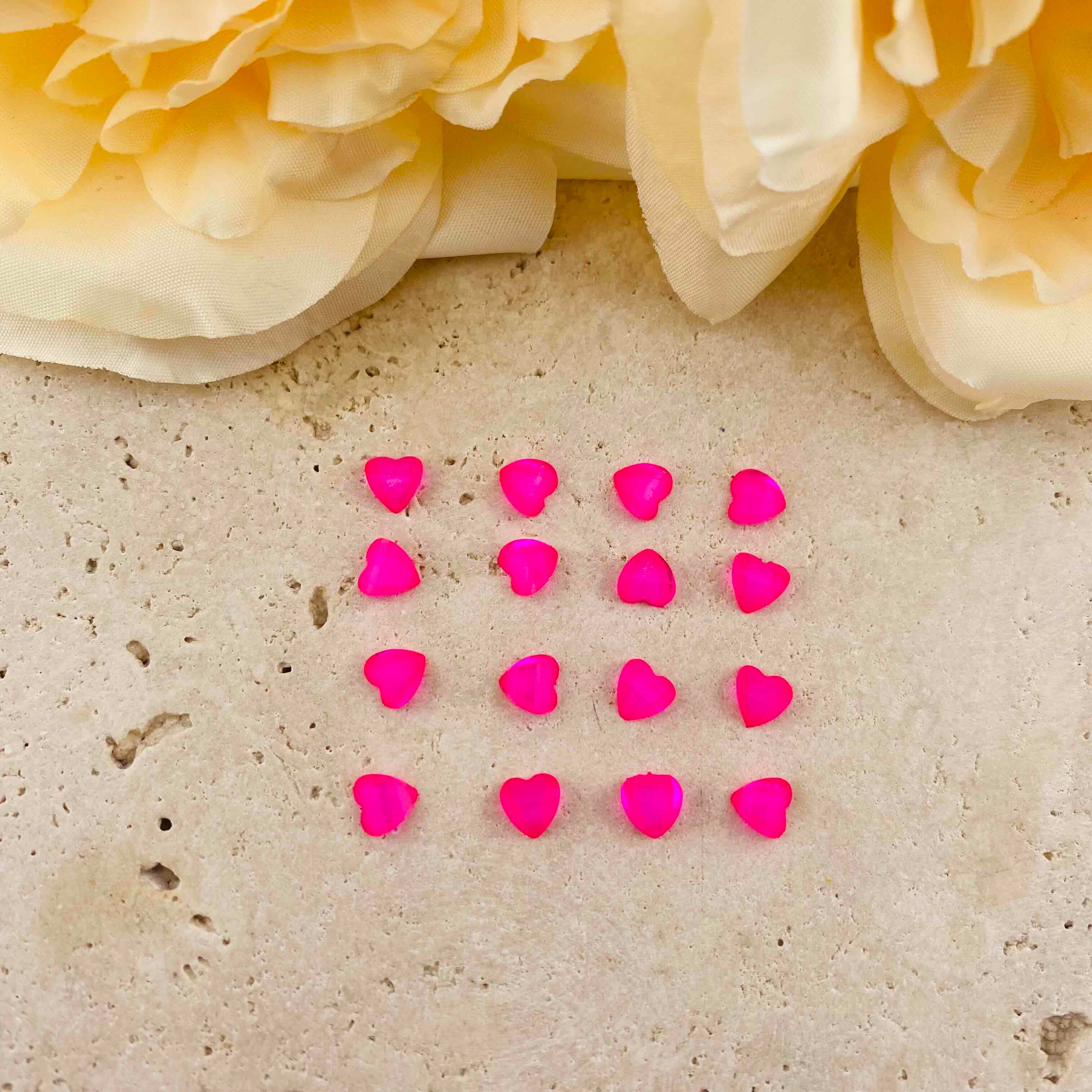 FS19875-6mm Heart Petal Charms