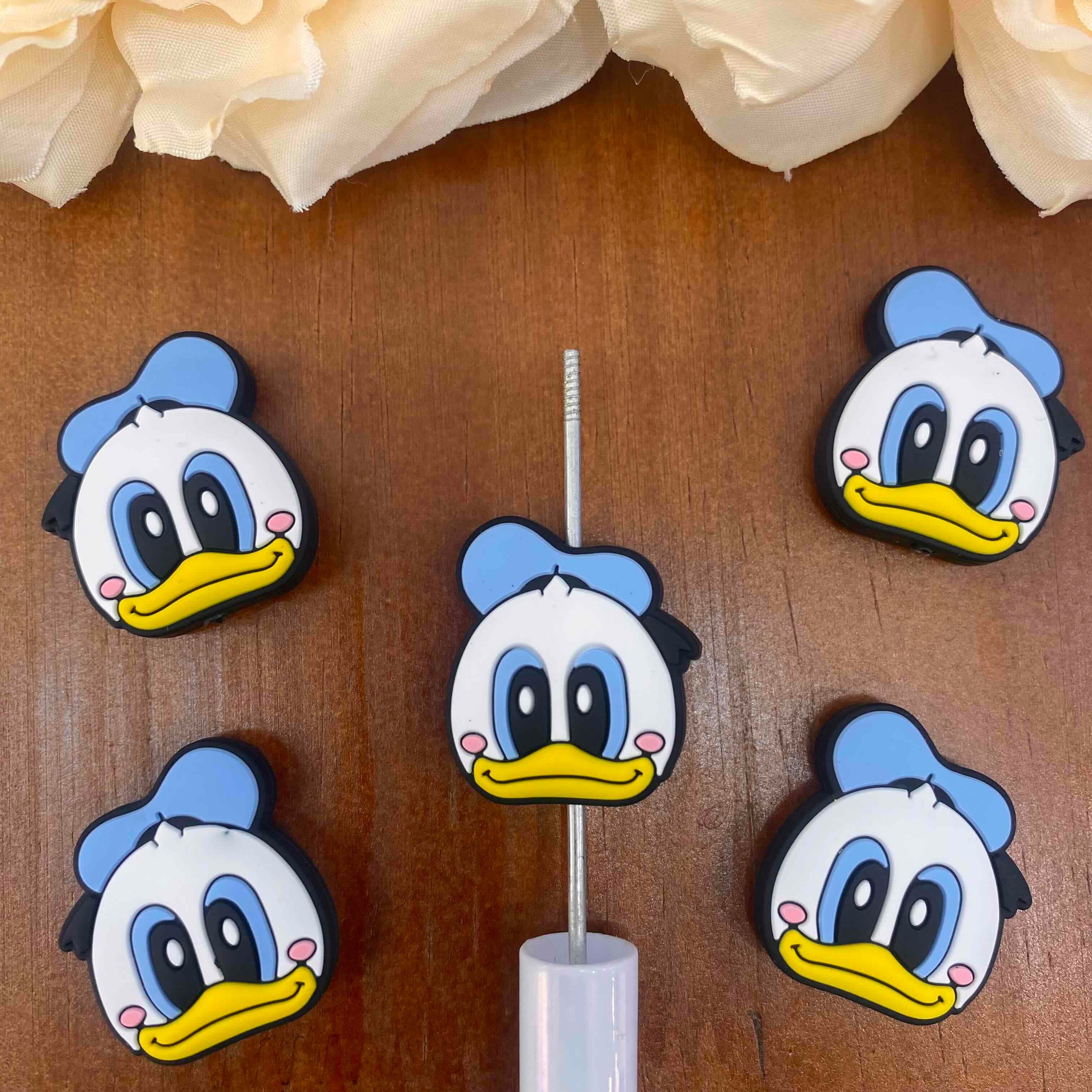 FS20433-Donald Duck Flat Silicone Focal Beads