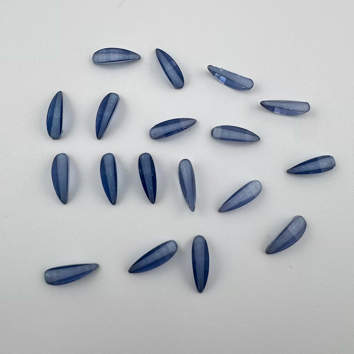 About 3.5×11mm Resin Flower Petals For Making Fancy Beads Or Fancy Beadable Pens