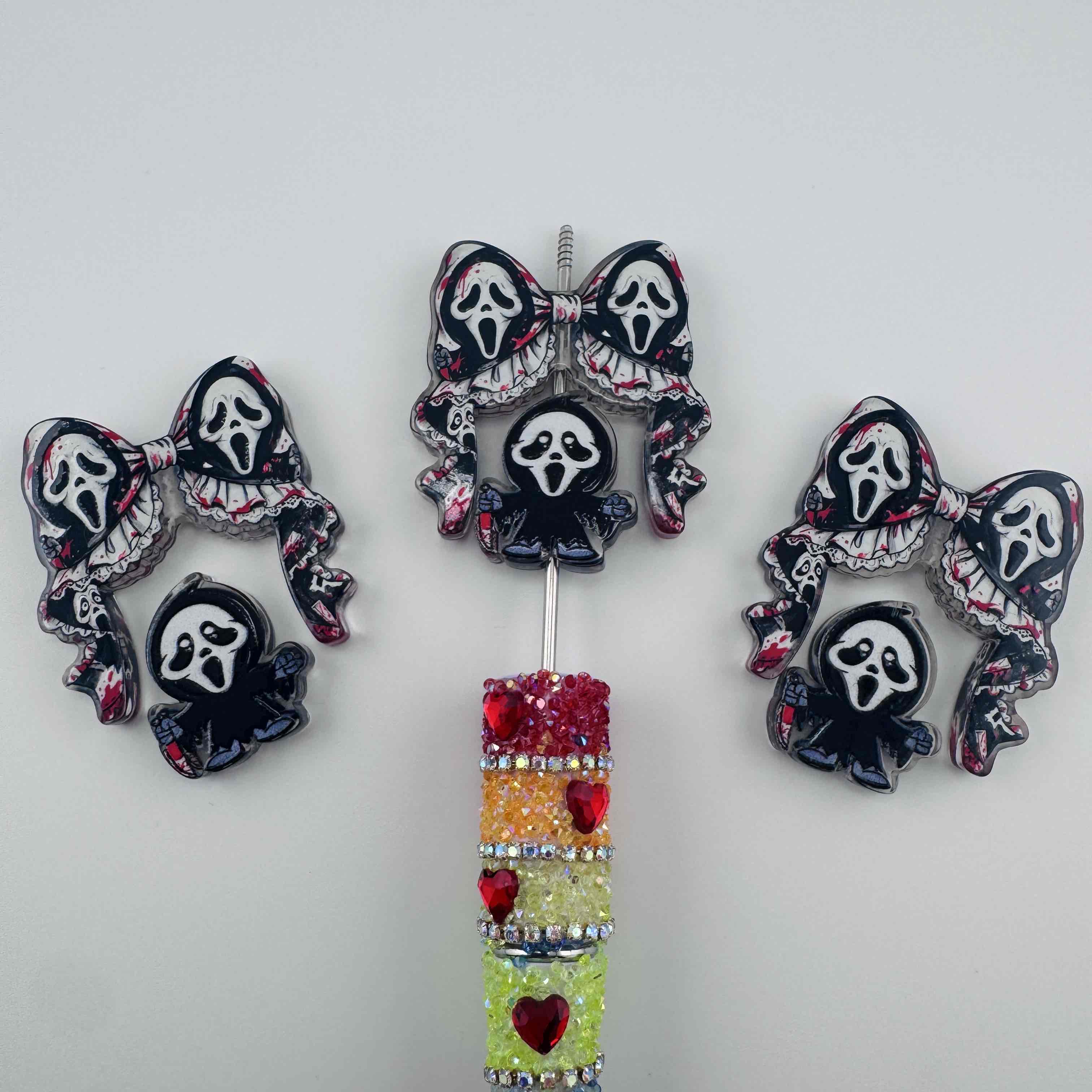 FS20031-Horror Ghostface Lace Bow Acrylic Focal Beads