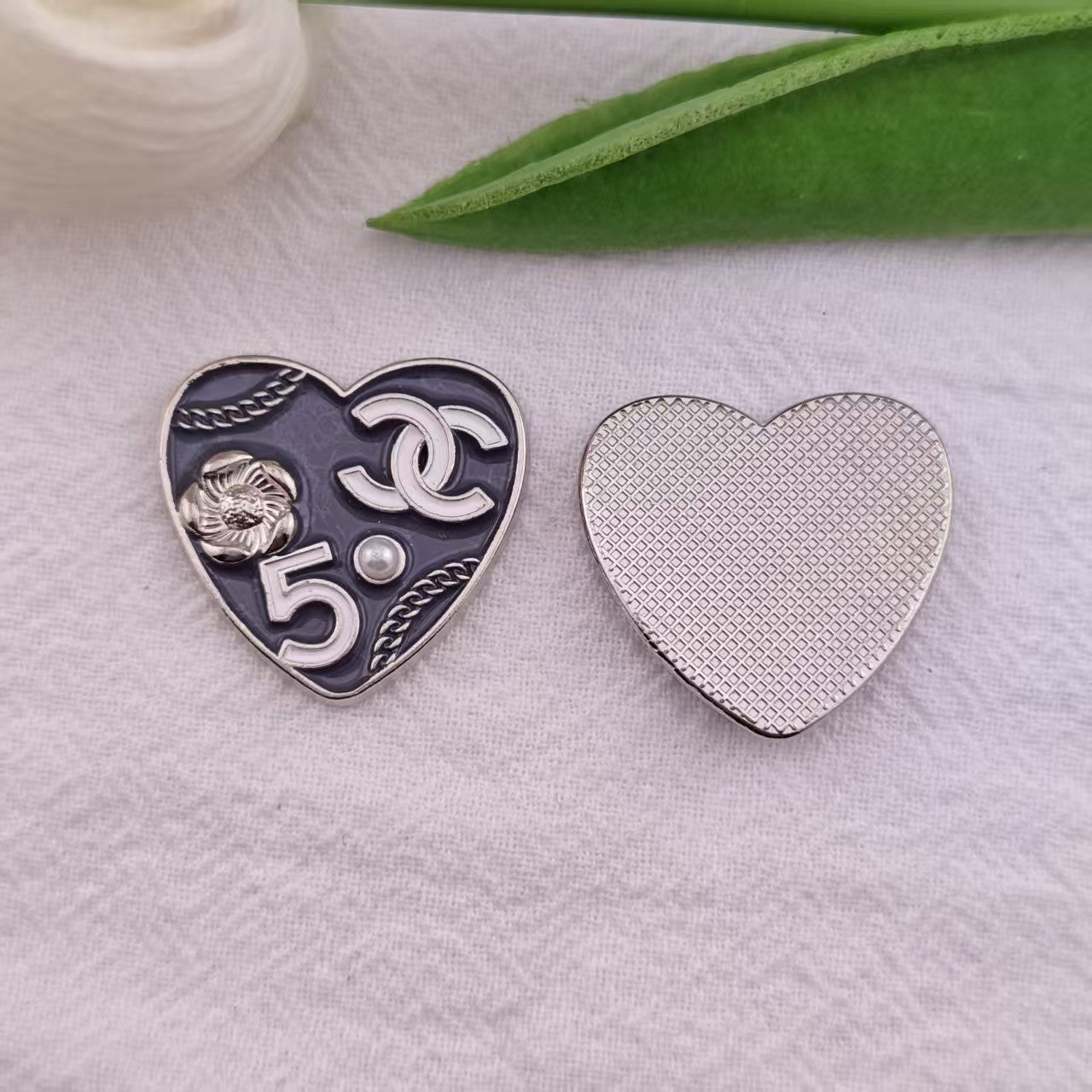 FS4148- 25×24Mm CC  Heart-Shaped Pearl Alloy Patche Zoe's DIY Shop