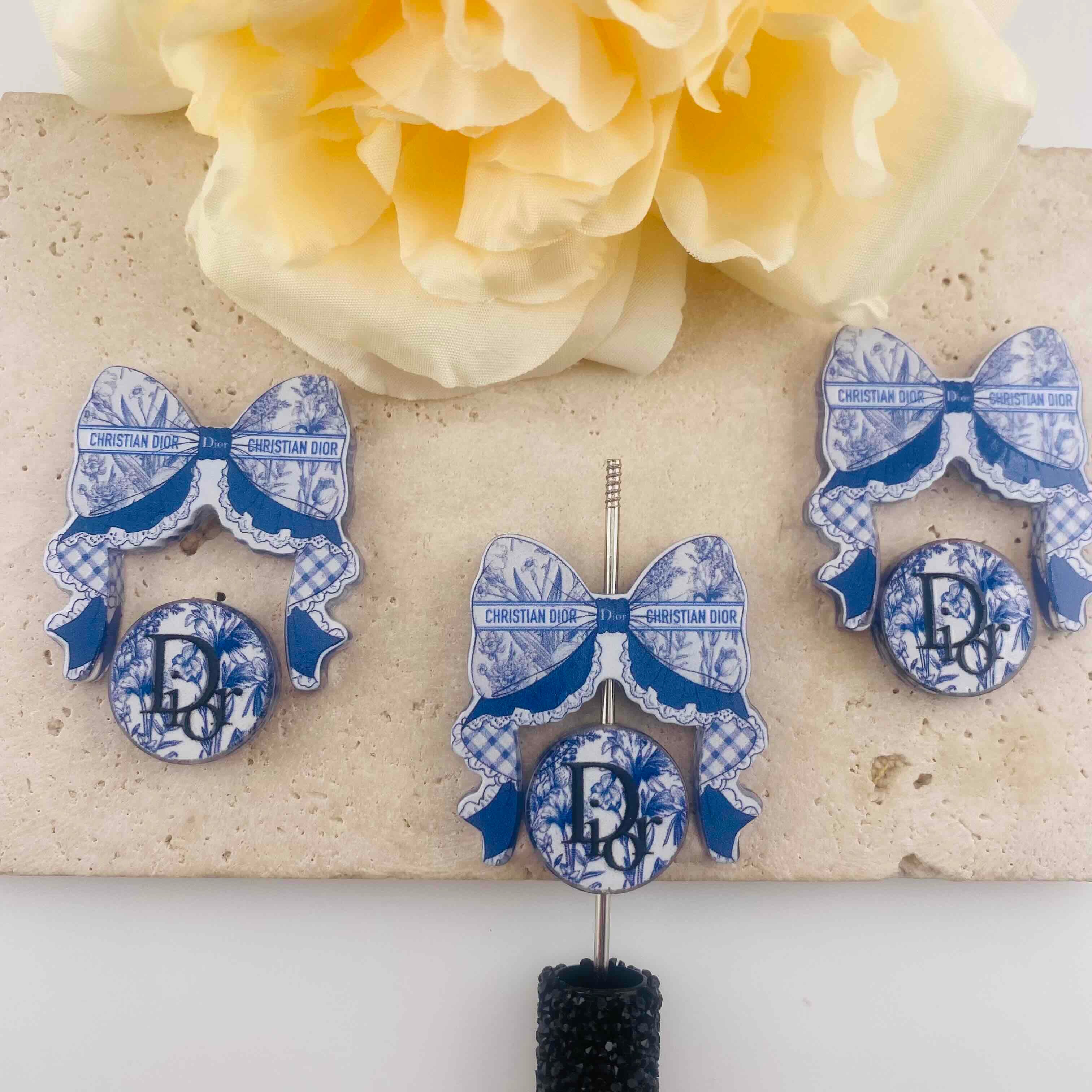 PP20309-Blue&White Porcelain Style Bow Acrylic Focal Beads