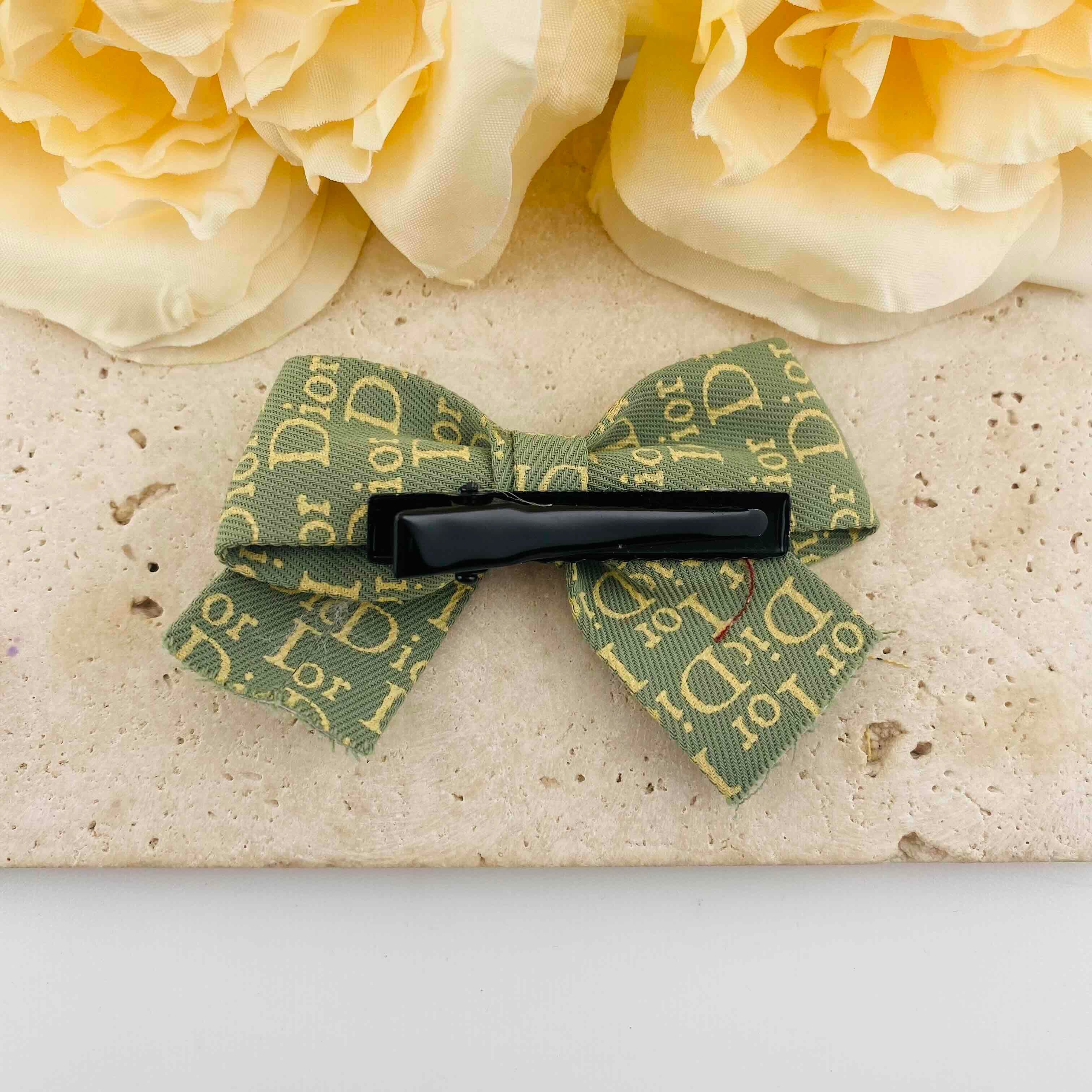 FS3826-  Dior Hair Clip