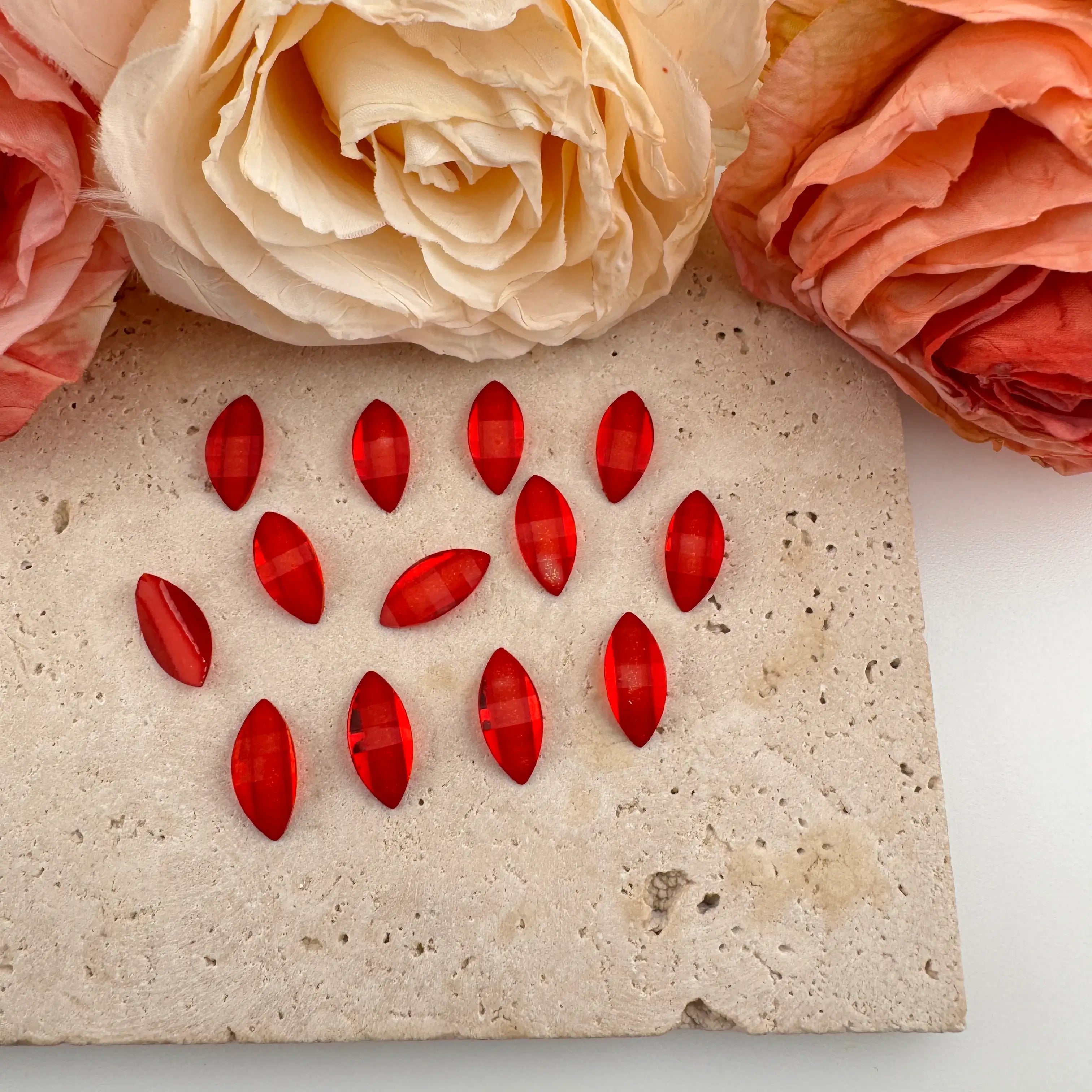 FS19278-About 7×15mm Flower Resin Petals For Making Fancy Beads