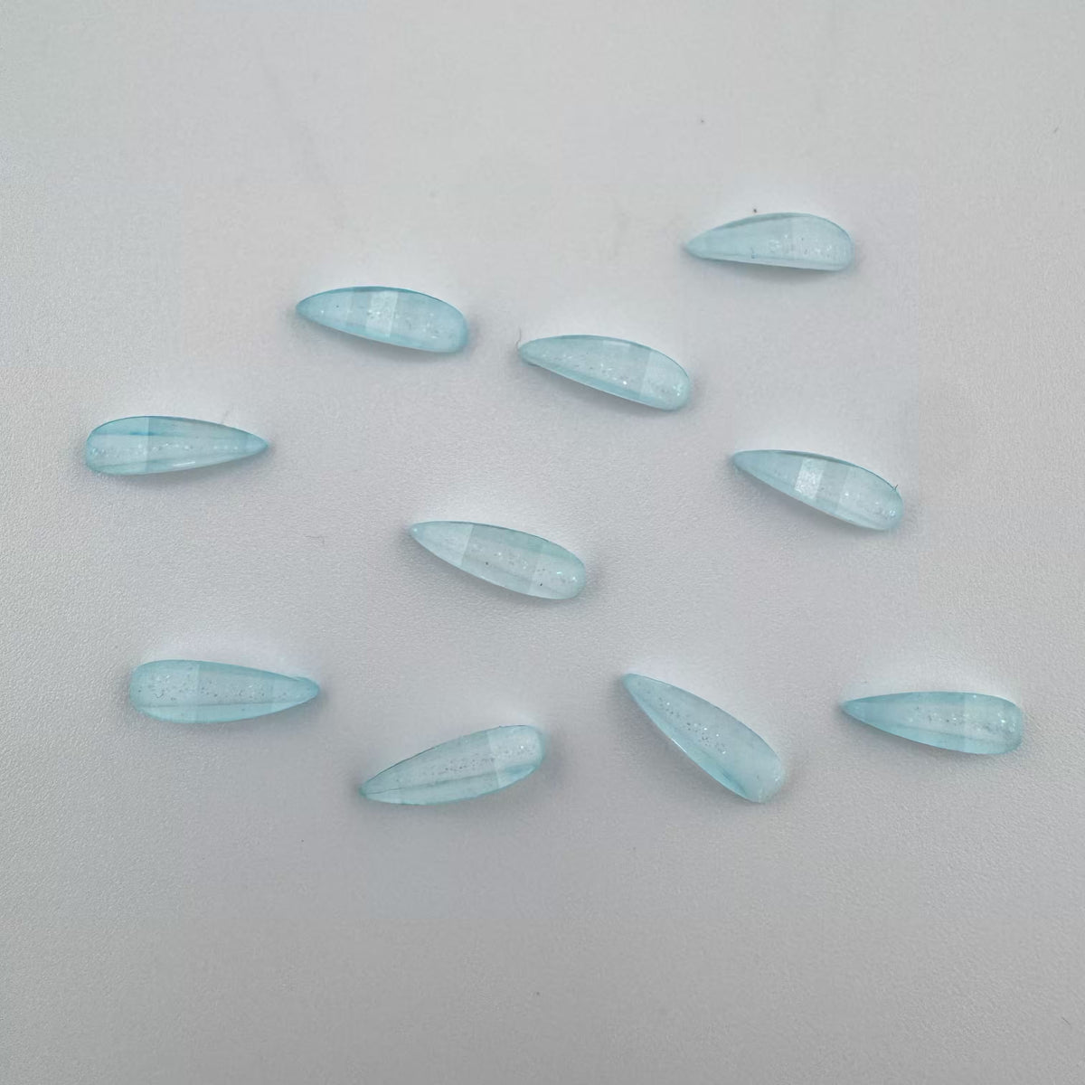 About 3.5×11mm Resin Flower Petals For Making Fancy Beads Or Fancy Beadable Pens