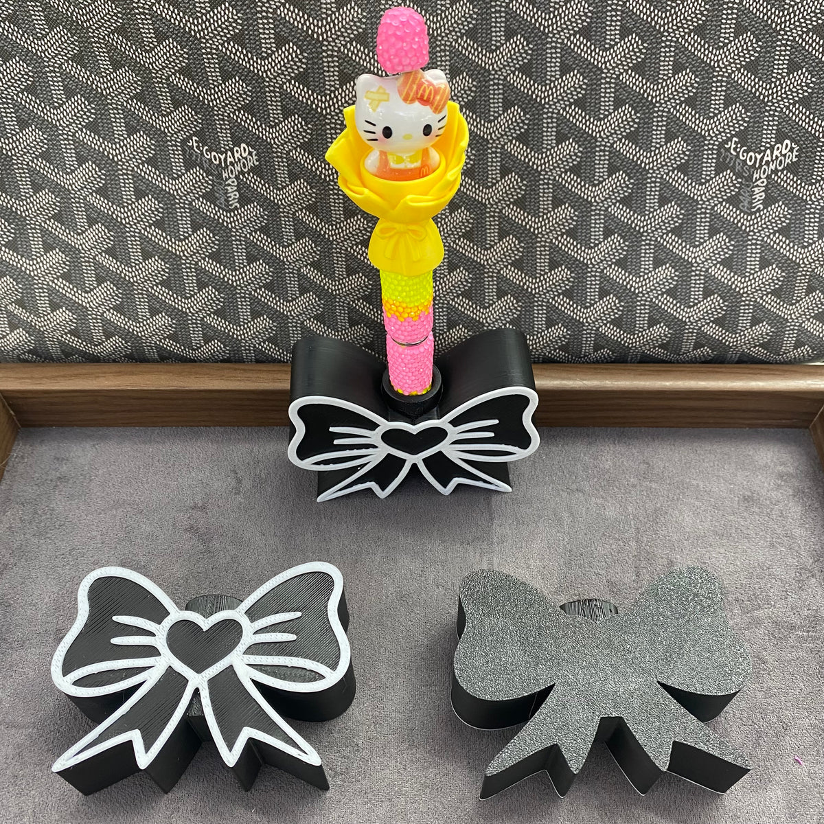 Bow Pen Holder