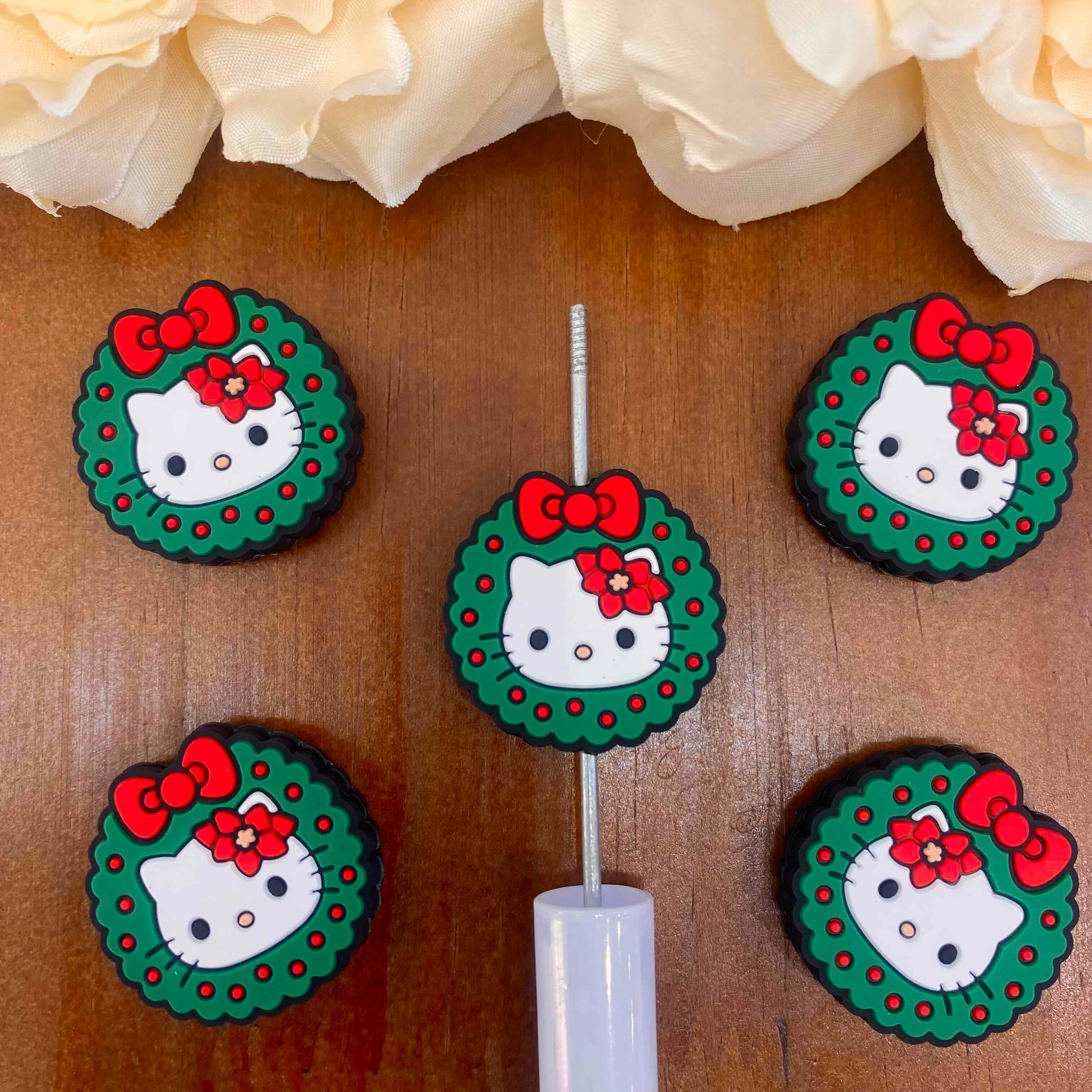 FS20472-Hello Kitty Flat Silicone Focal Beads
