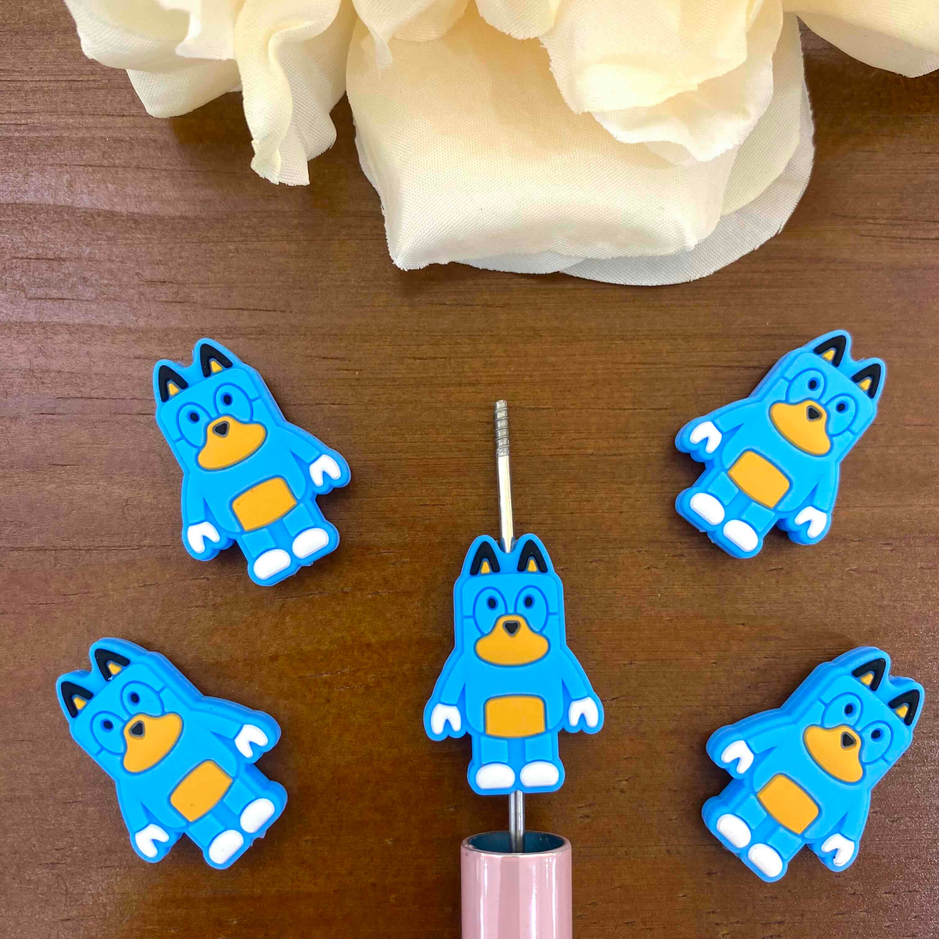 FS20209-Bluey Dog Flat Silicone Focal Beads