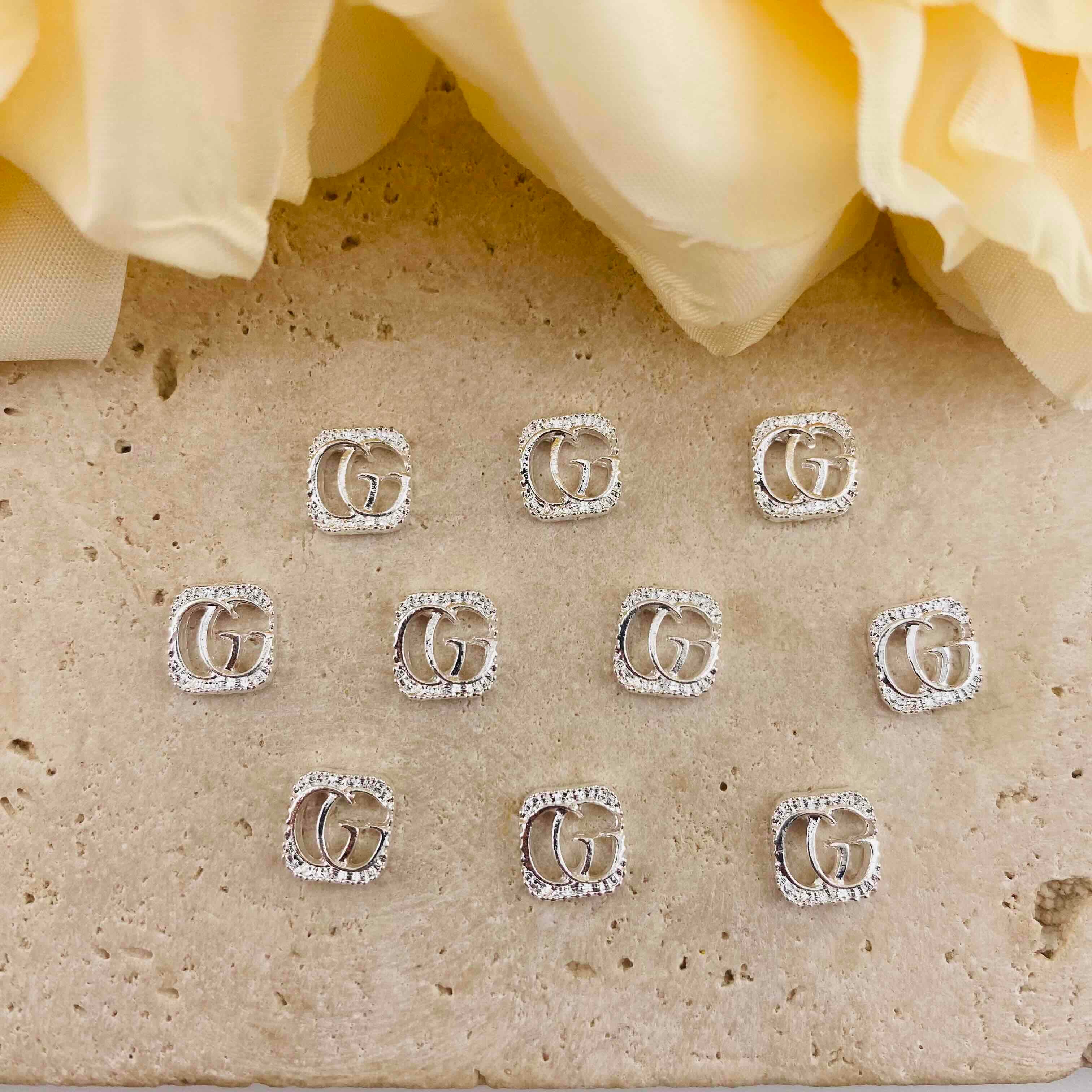 FS4719- 7mm Square GG Metal Nail Charms