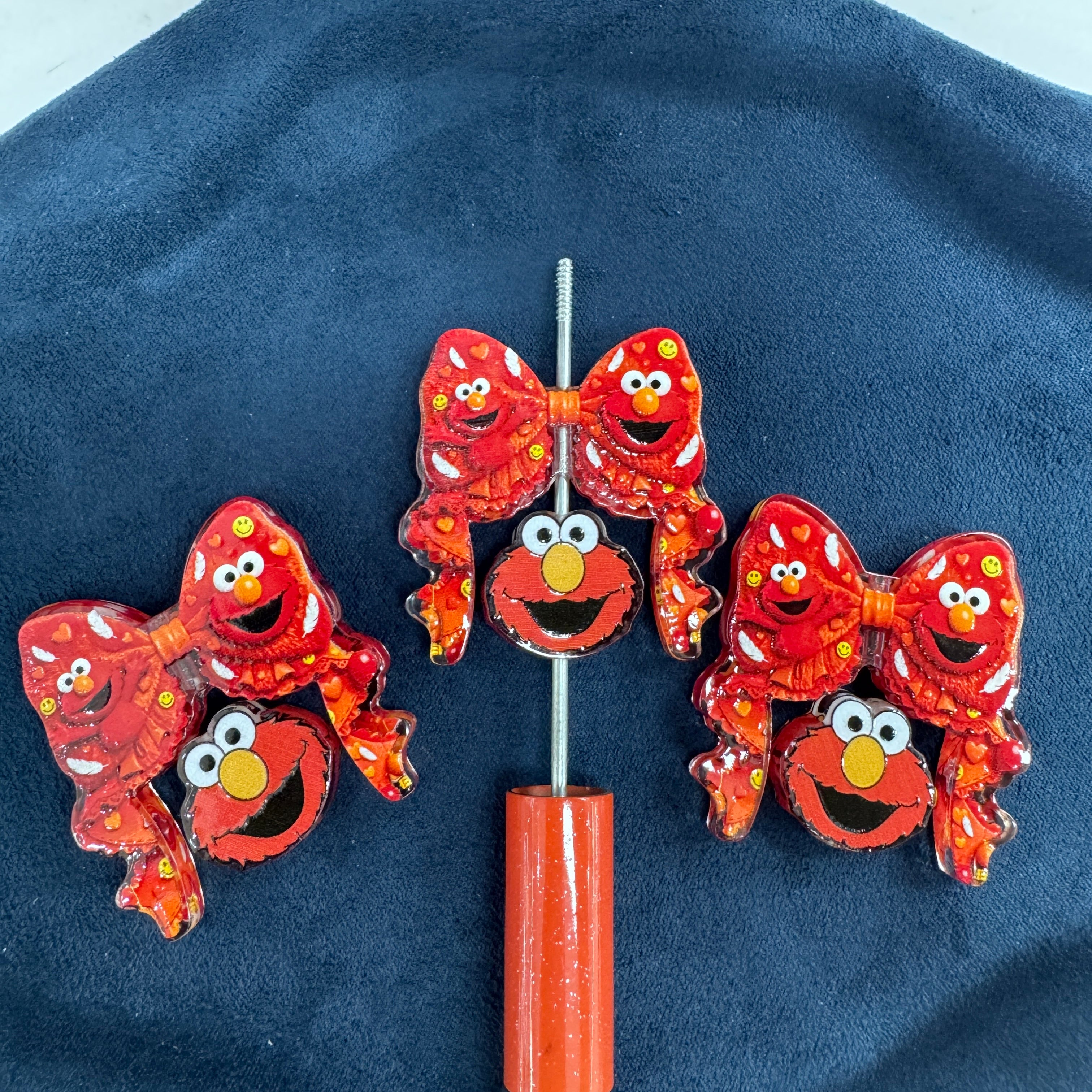 Elmo  Acrylic Bow Beads