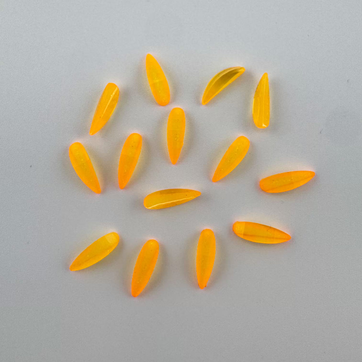 About 3.5×11mm Resin Flower Petals For Making Fancy Beads Or Fancy Beadable Pens