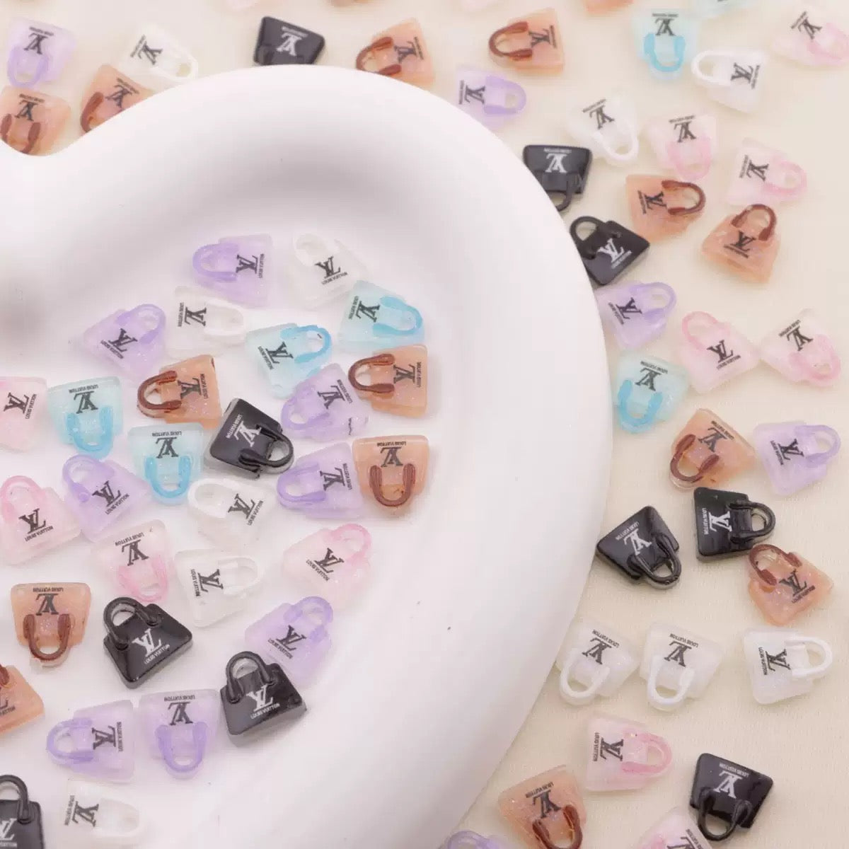 FS6470-About 10×11mm Bags Printed Resin Nail Charms