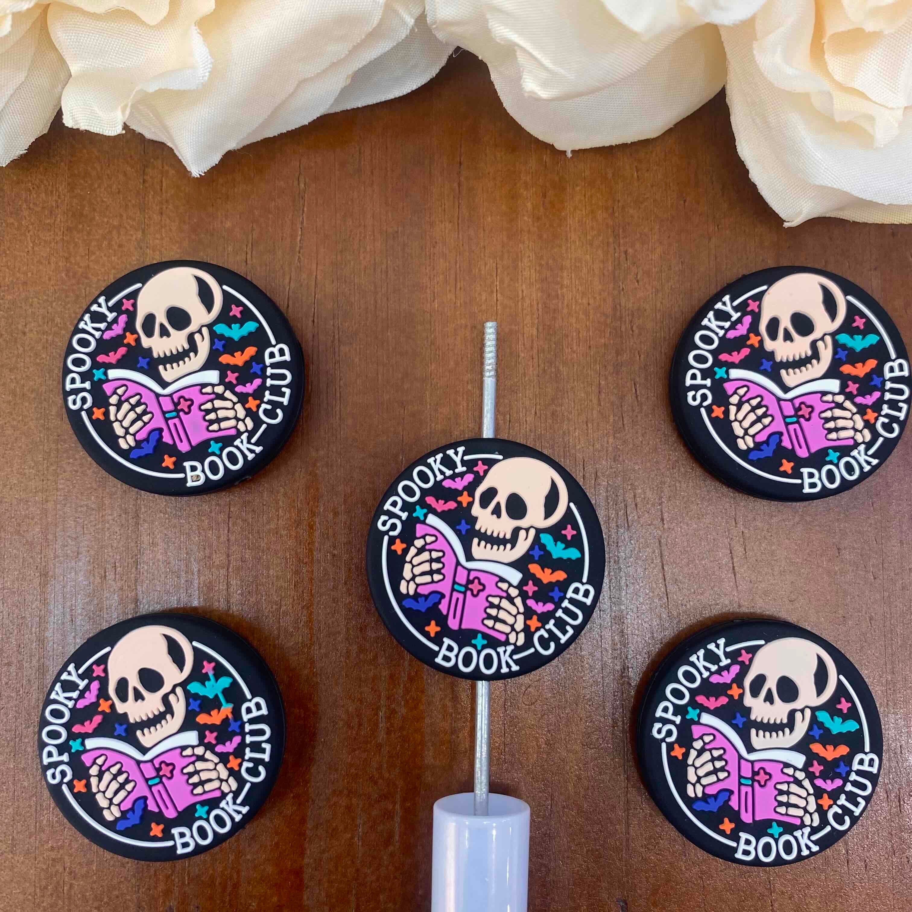 FS20423-Skull Flat Silicone Focal Beads