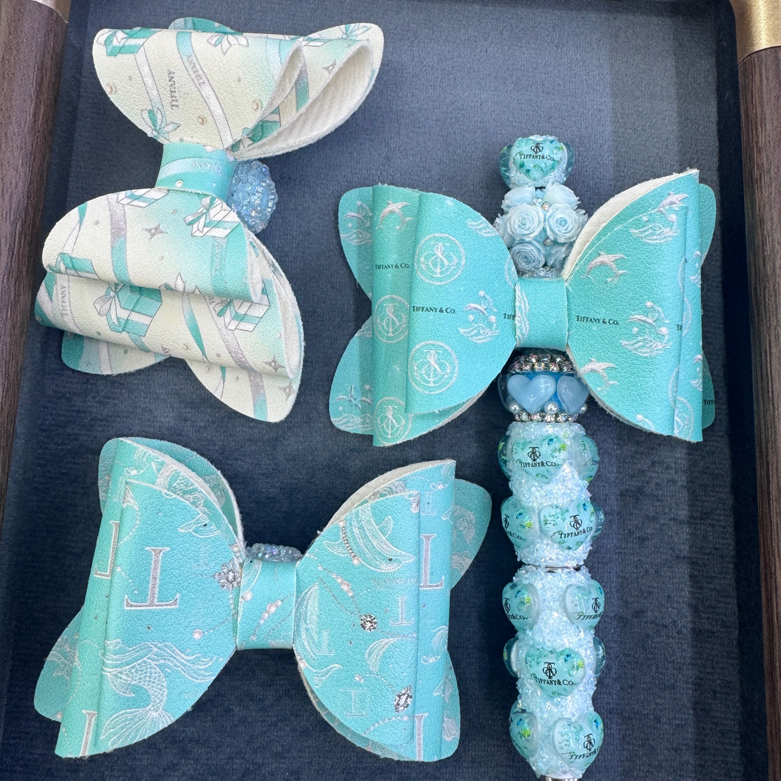 FS20233-Tiffany Sugar Bow Beads