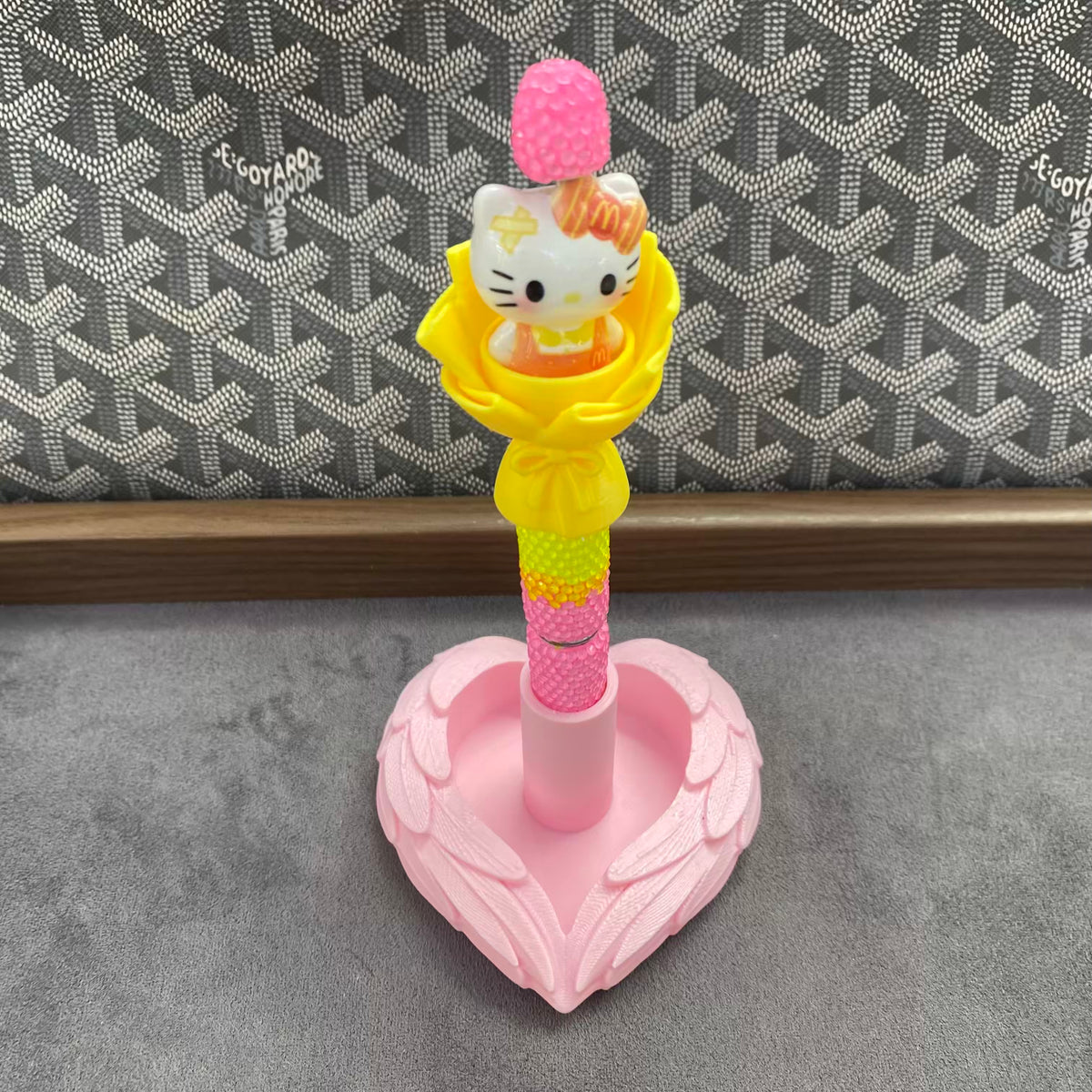 Angle Wings Heart Pen Holer