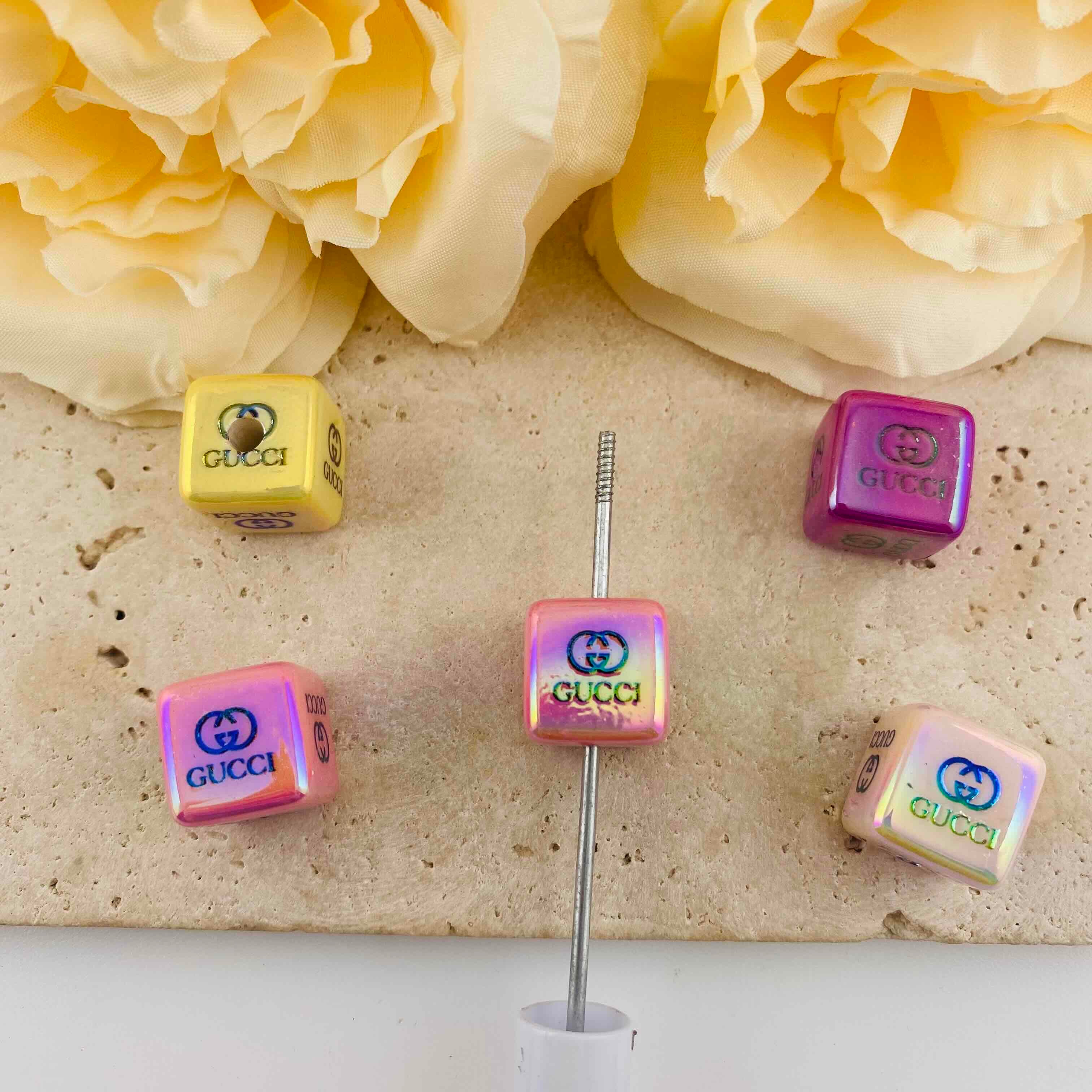 FS5521- About 15mm GG Square Acrylic Beads