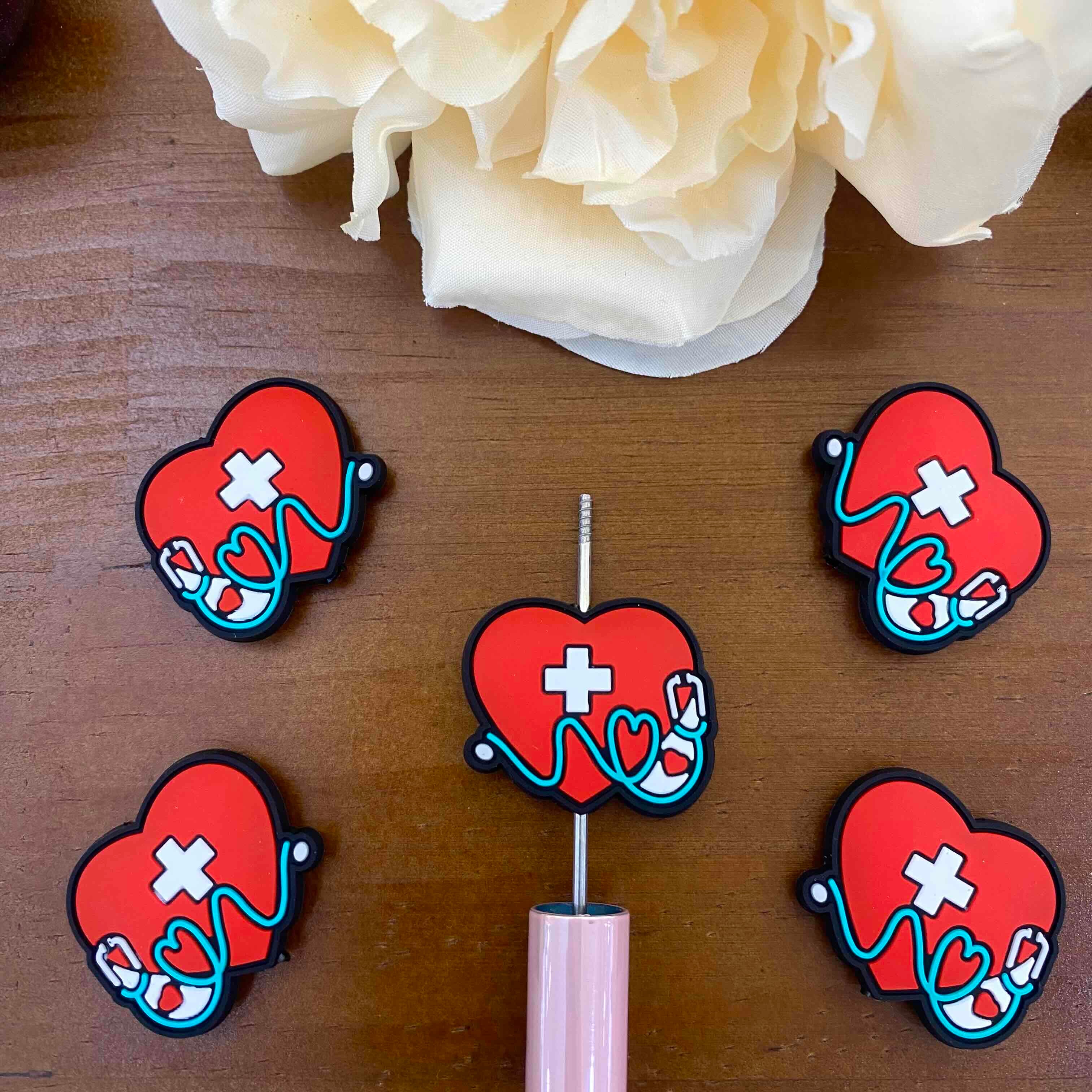 FS20187-Heart With Stethoscope Medical Flat Silicone Focal Beads