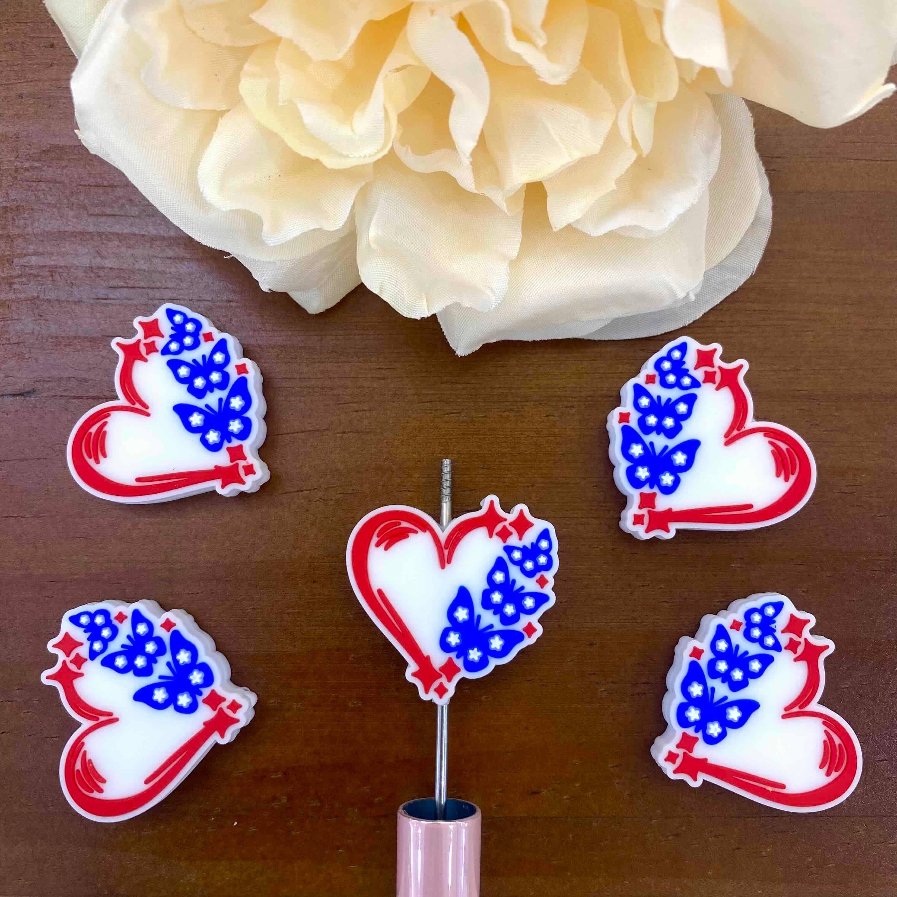 FS20112-Butterfly Heart Flat Silicone Focal Beads