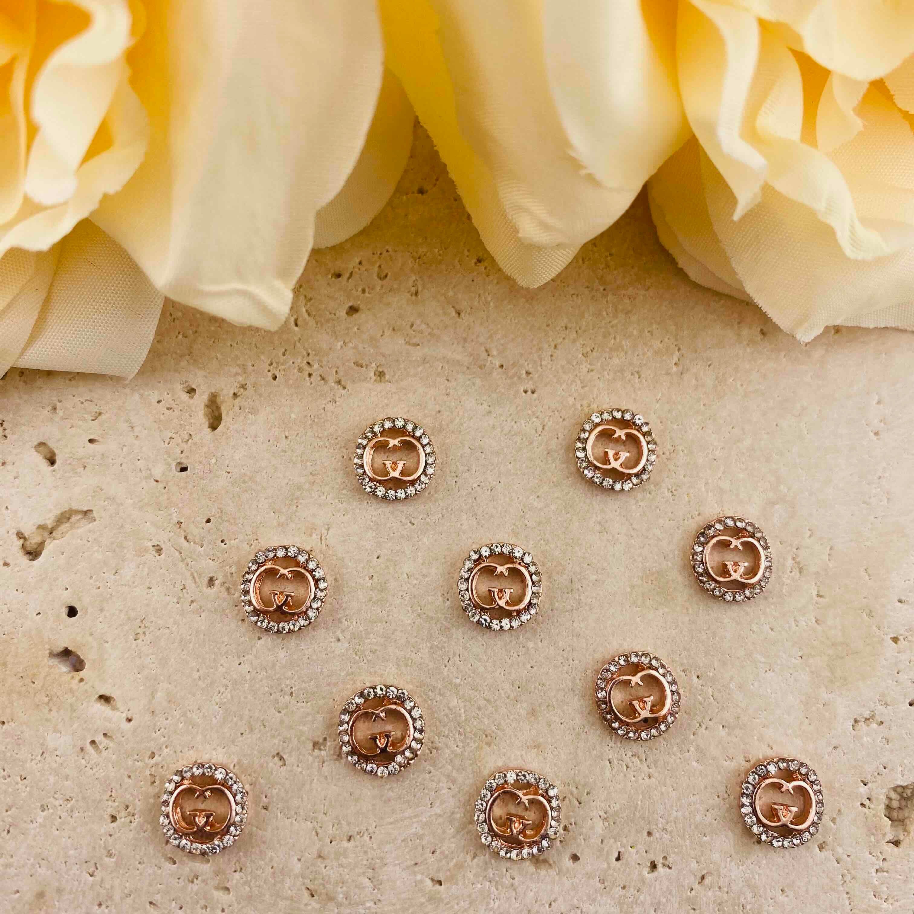 FS4794-  8mm Round GG Rhinestone Metal Nail Charms