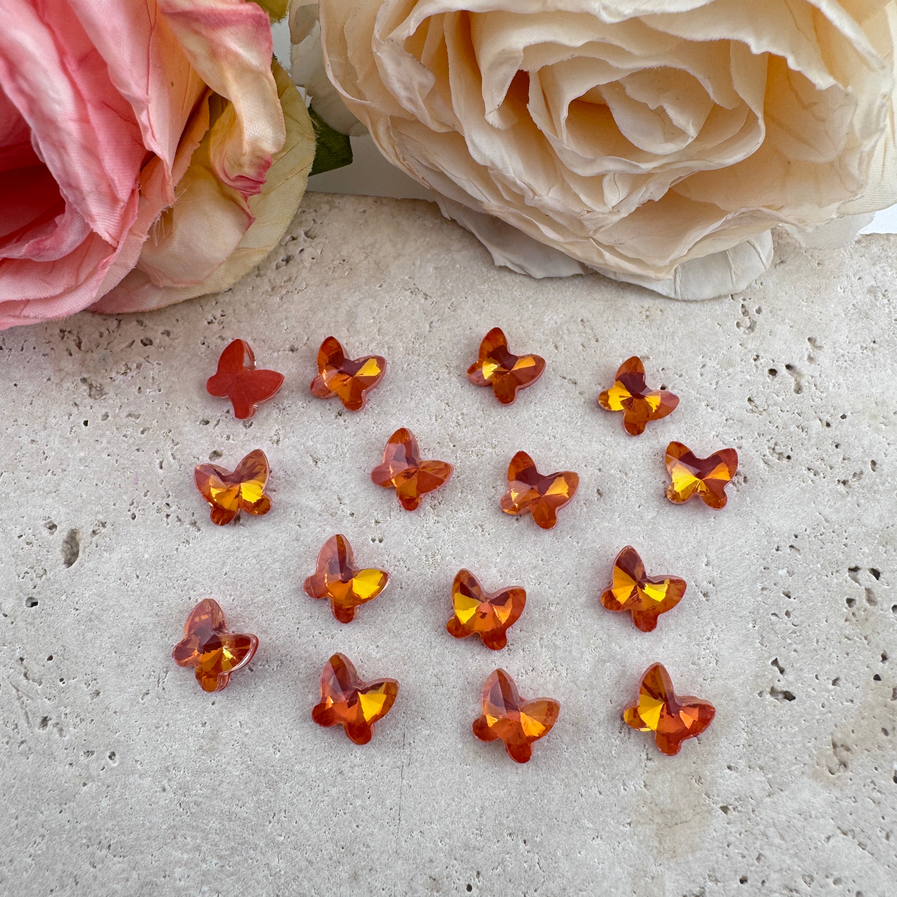 FS19216-About 7×8mm Butterfly Crystal Glass Nail Charms