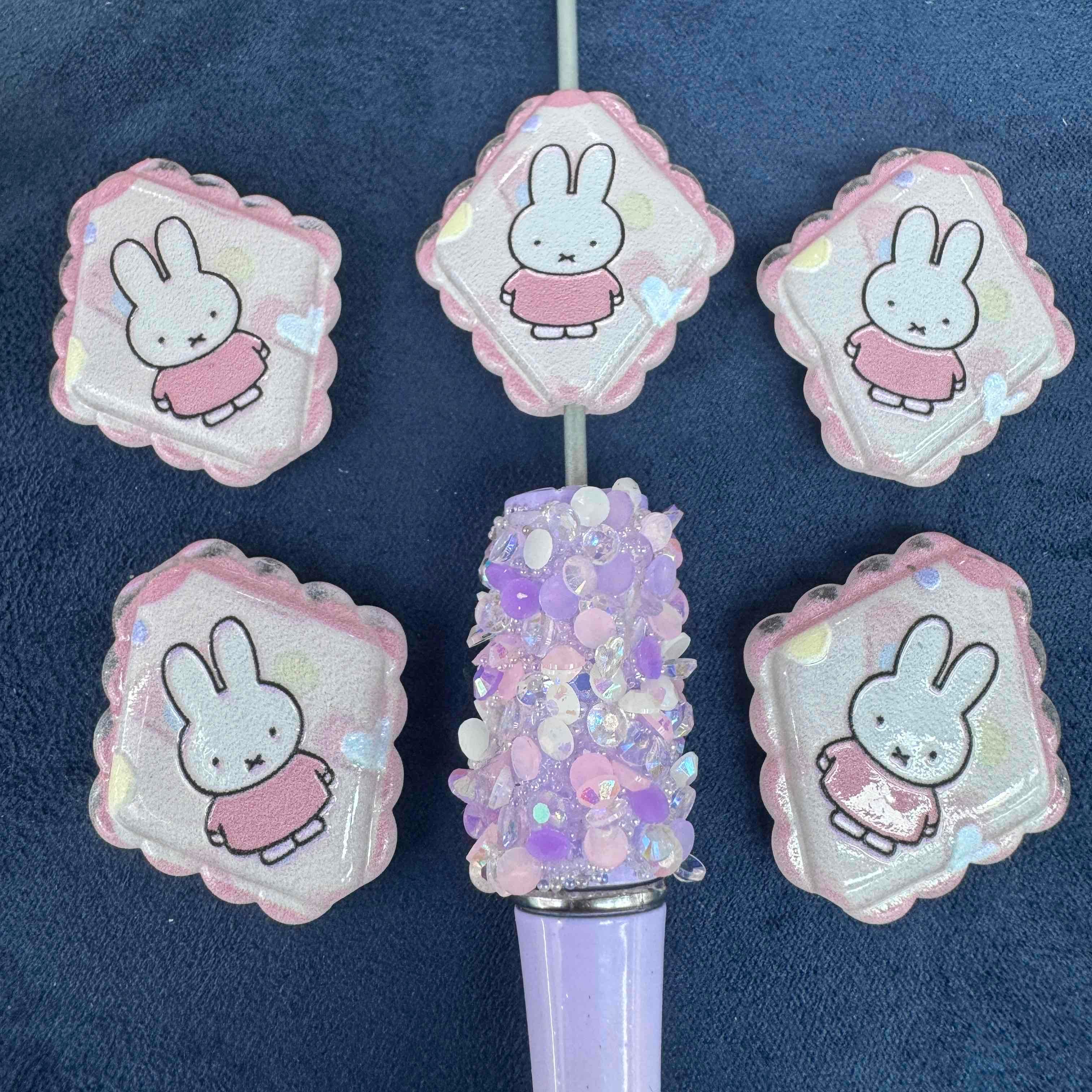 FS20292-Miffy Rabbit Acrylic Focal Beads
